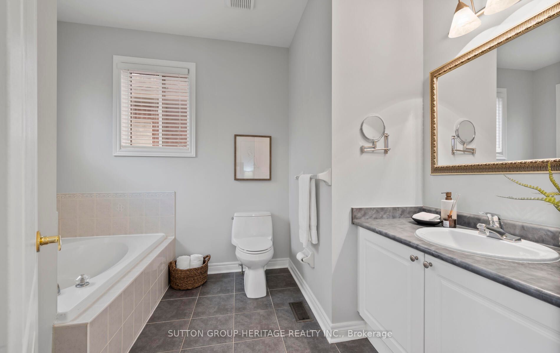 31 Kimberly Dr