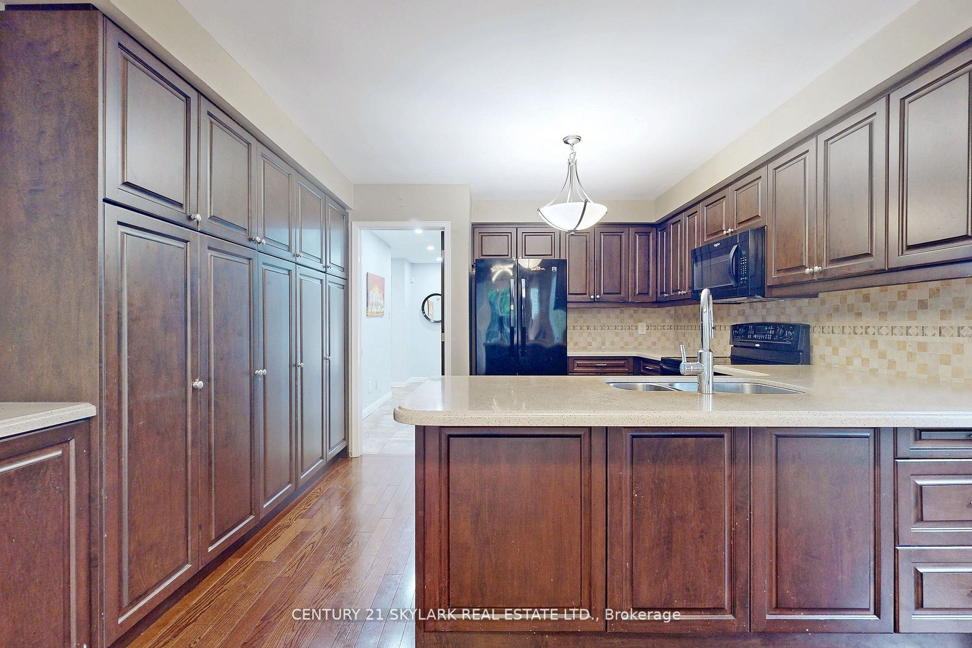 2388 Wildwood Cres