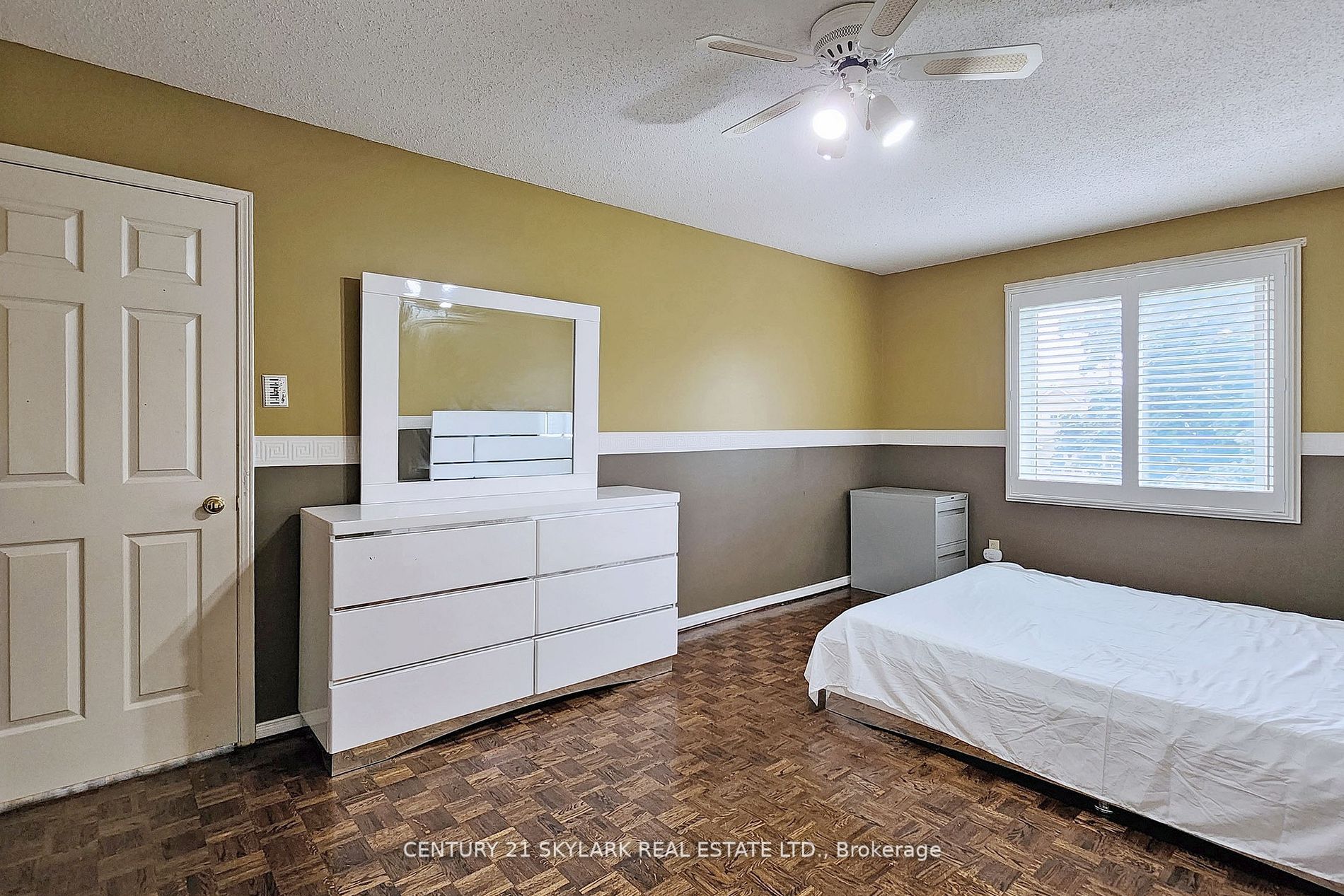 2388 Wildwood Cres