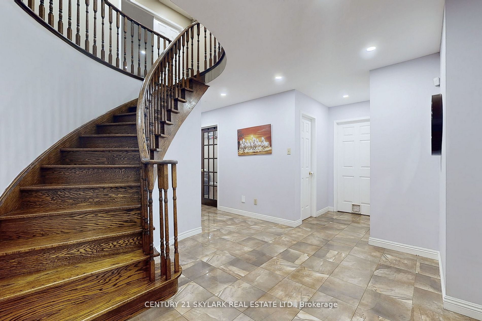 2388 Wildwood Cres
