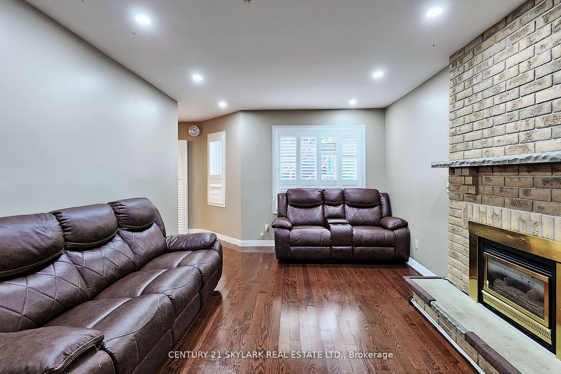 2388 Wildwood Cres