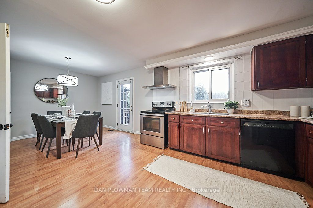 714 Pickering Beach Rd