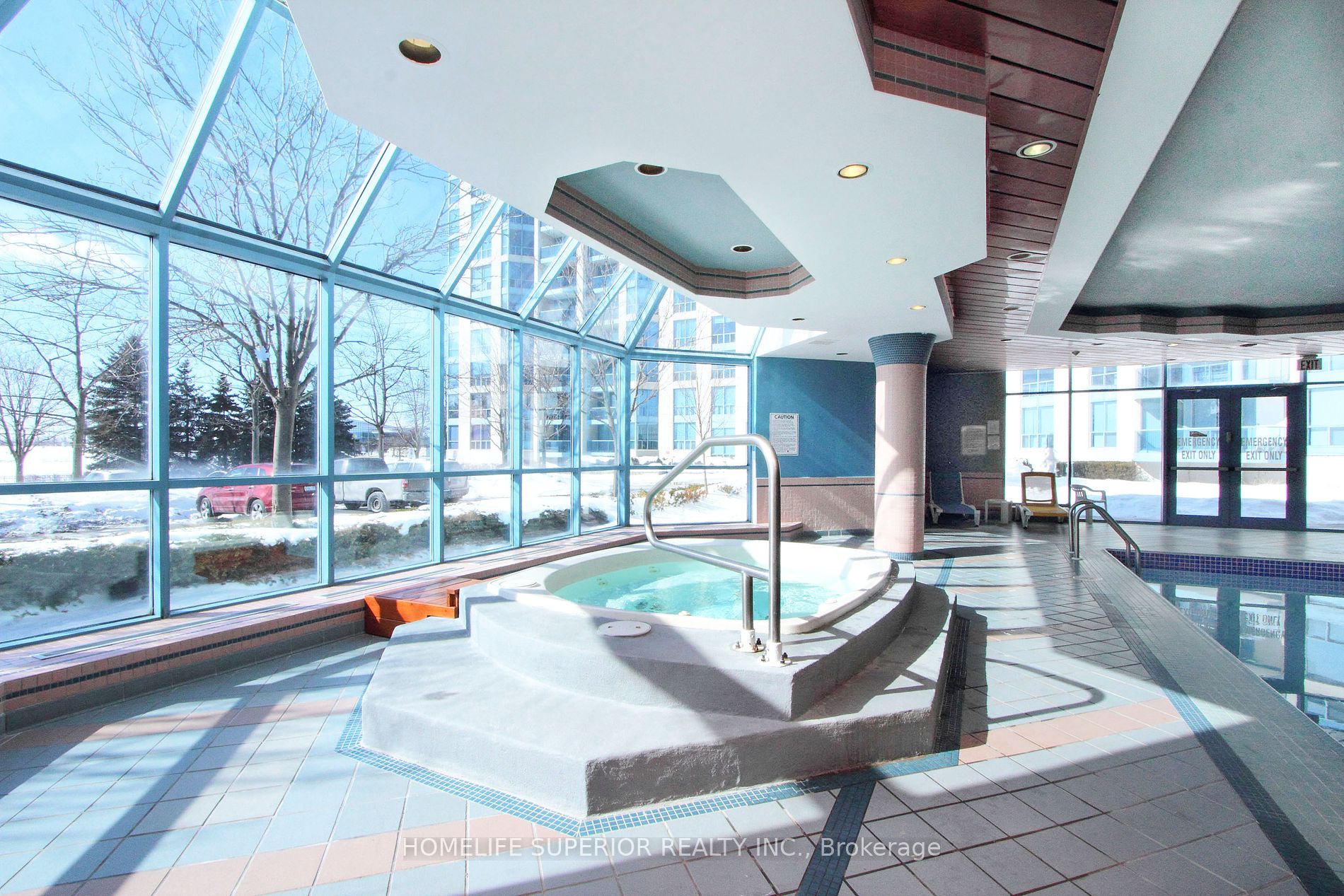 360 Watson St W, #903