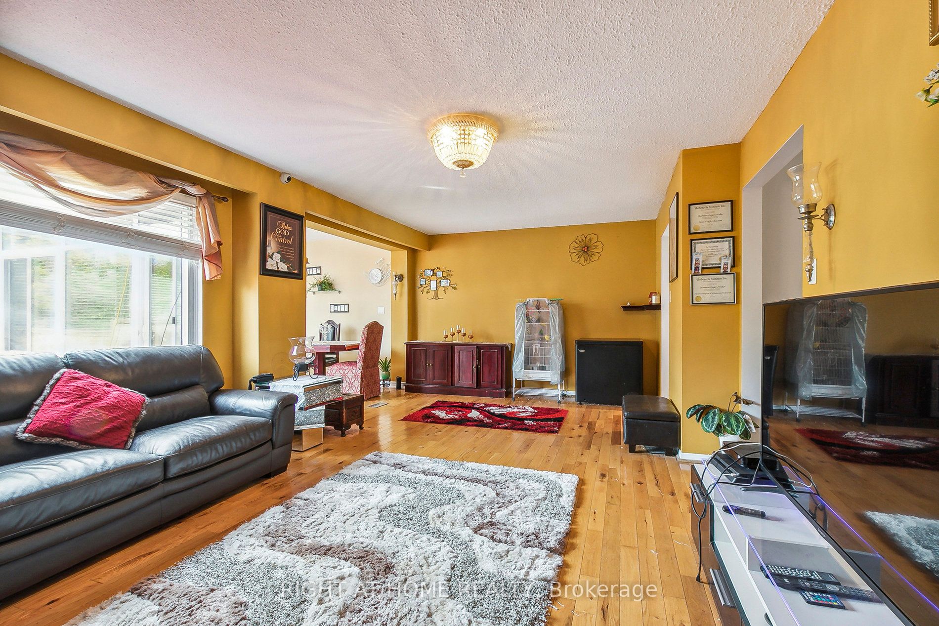 260 Braymore Boulevard
