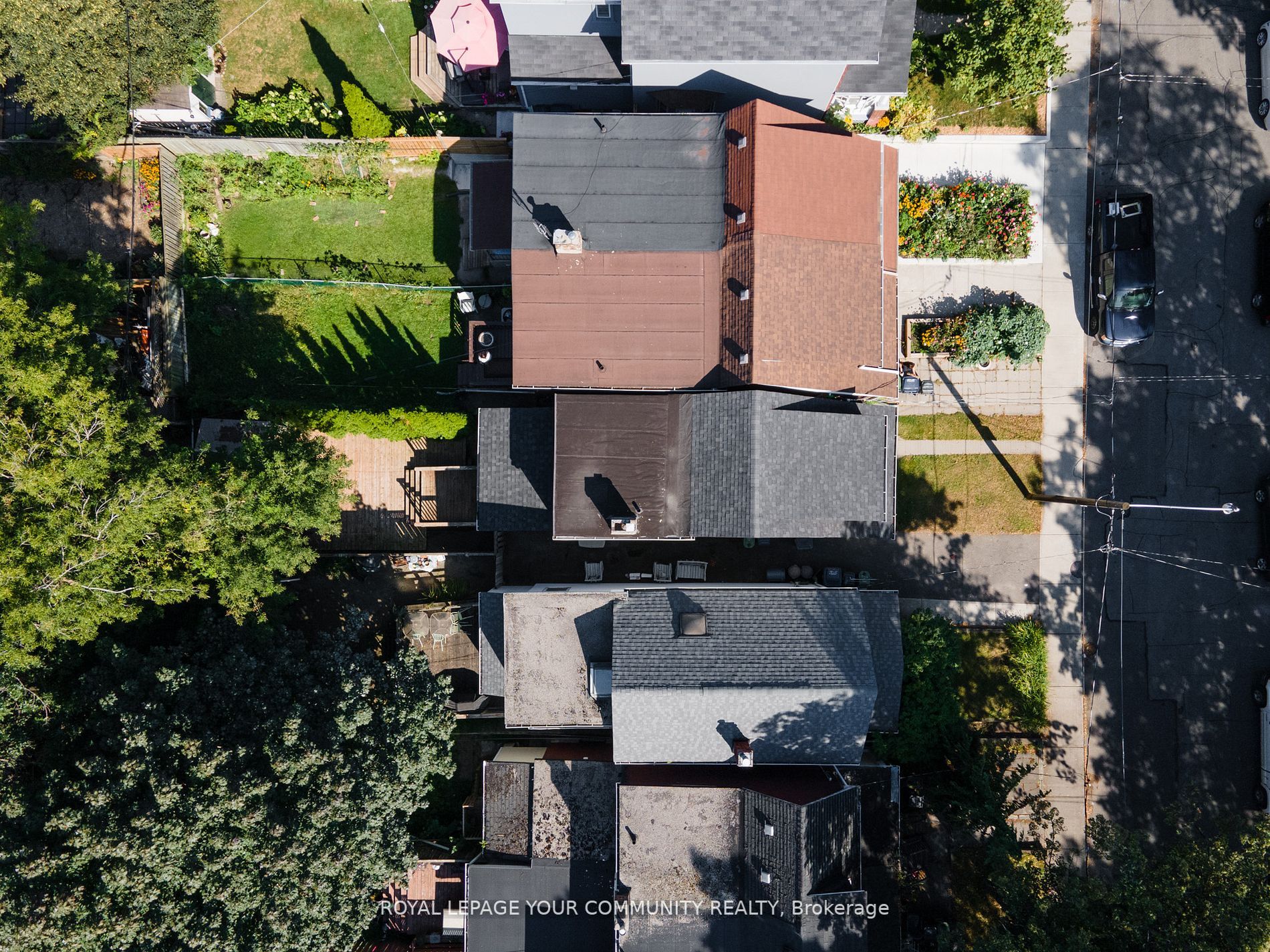 692 Rhodes Ave