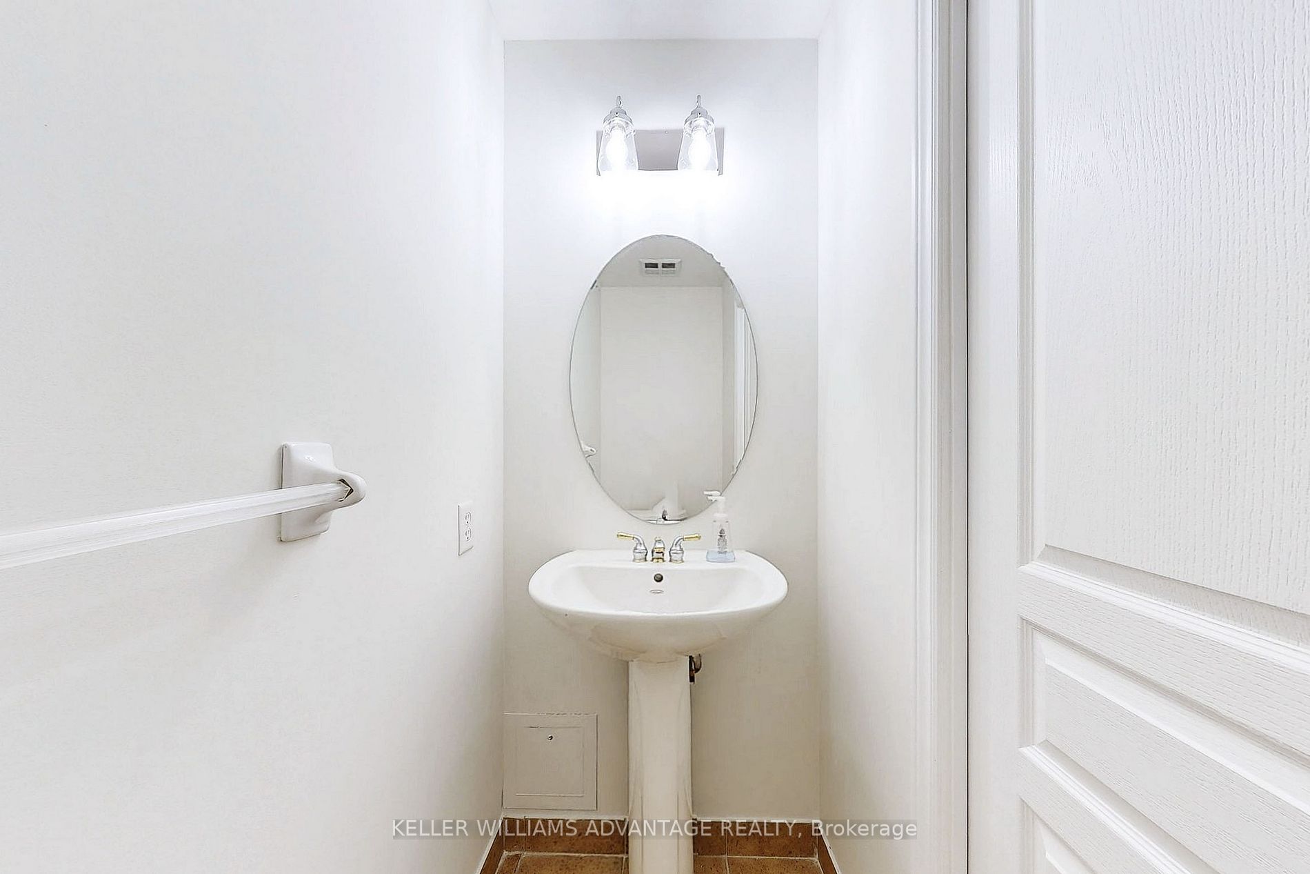 9 Boardwalk Dr, #111