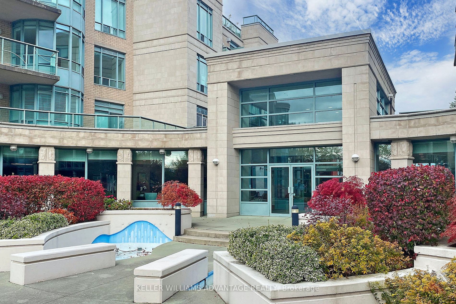9 Boardwalk Dr, #111