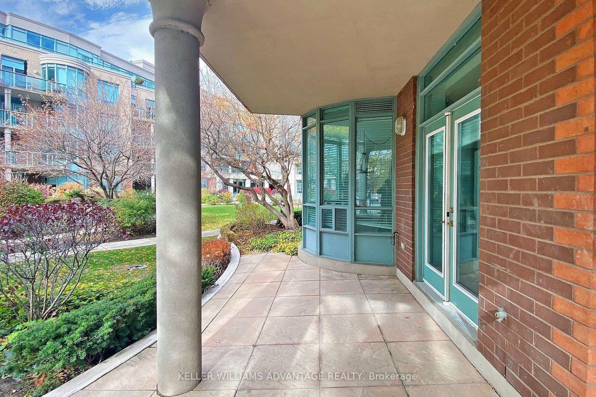 9 Boardwalk Dr, #111