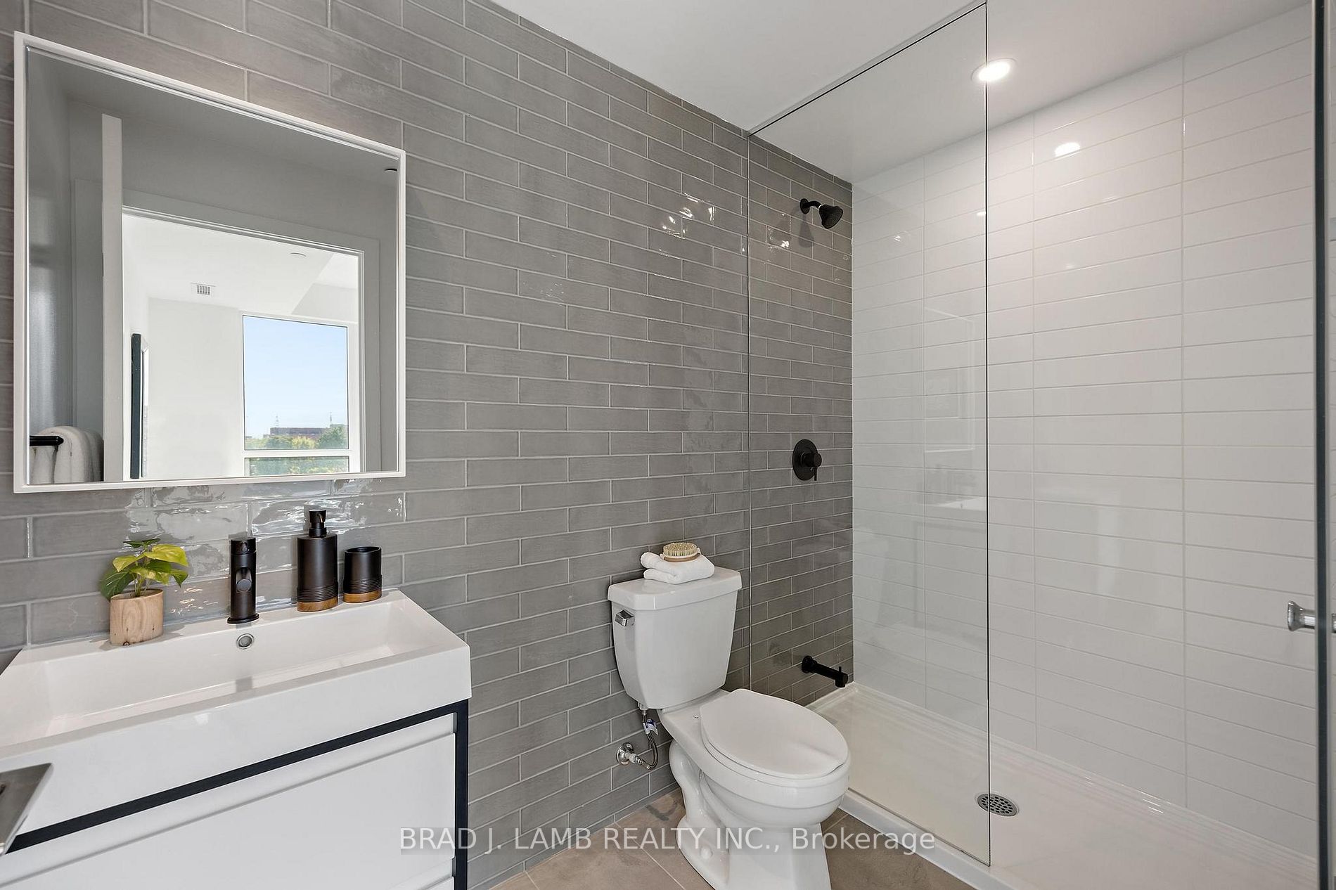 150 Logan Ave, #638