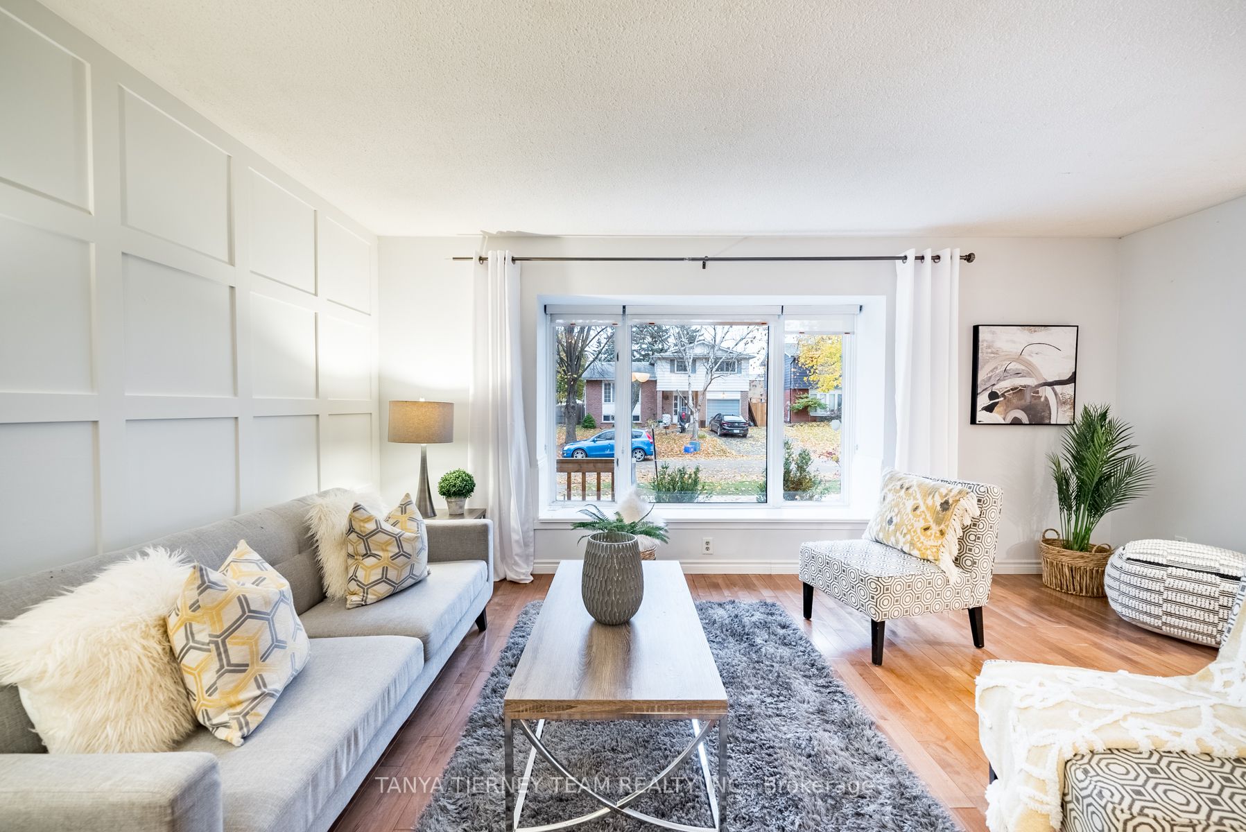 86 Calais St