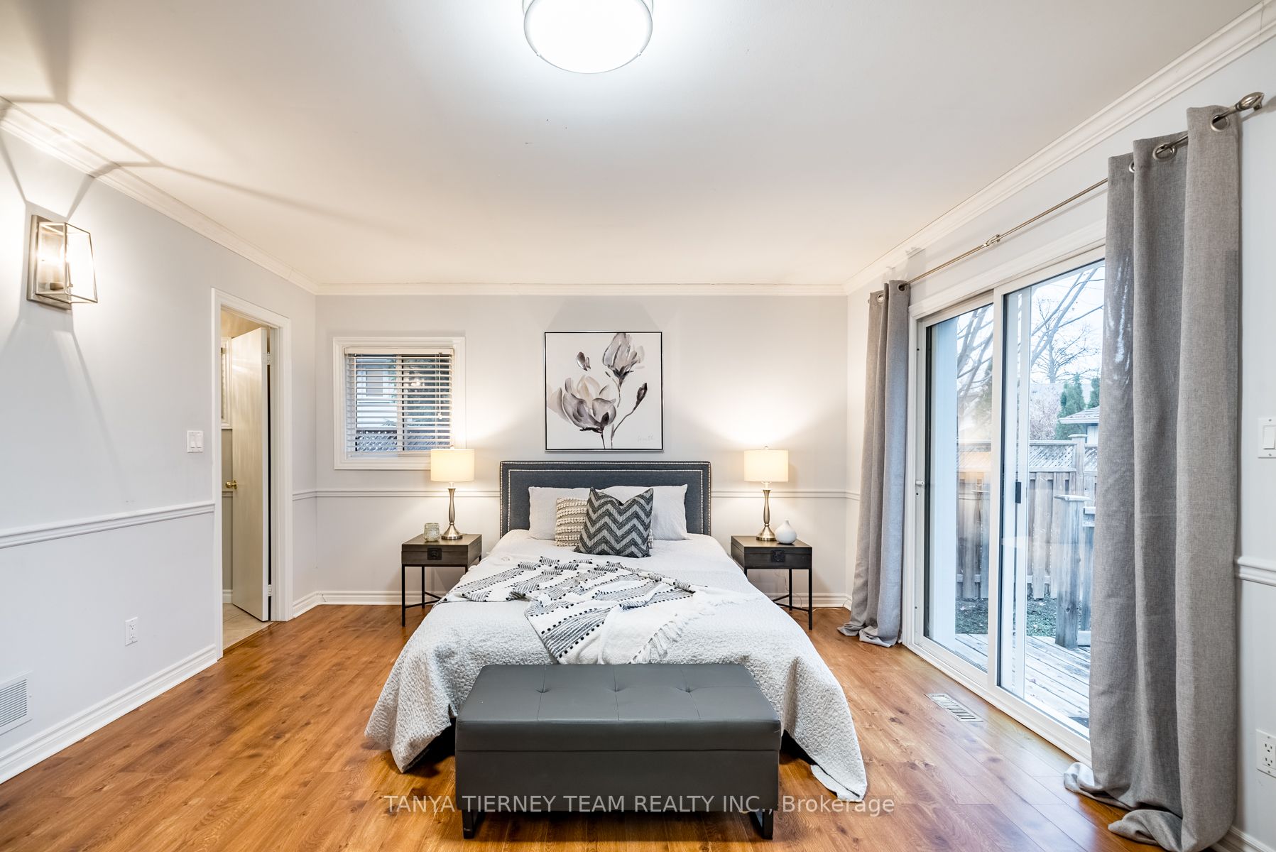 86 Calais St