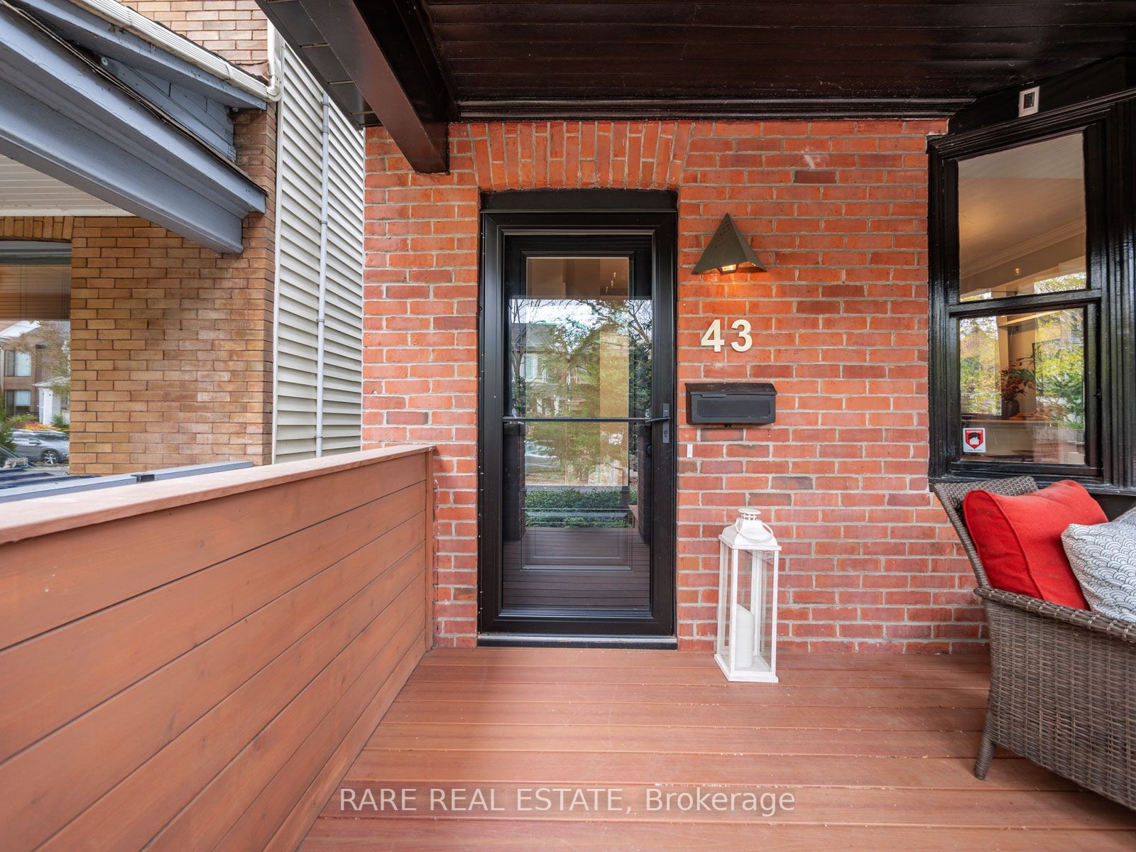 43 Hastings Ave