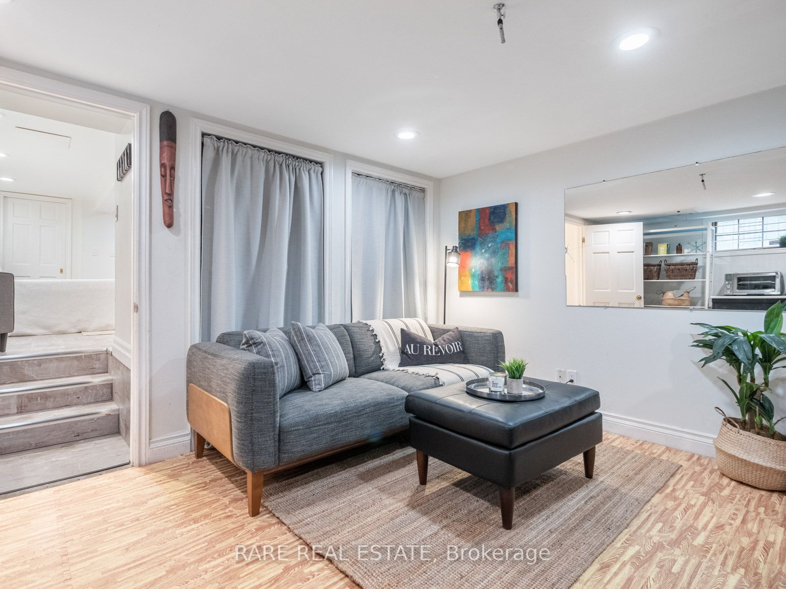 43 Hastings Ave