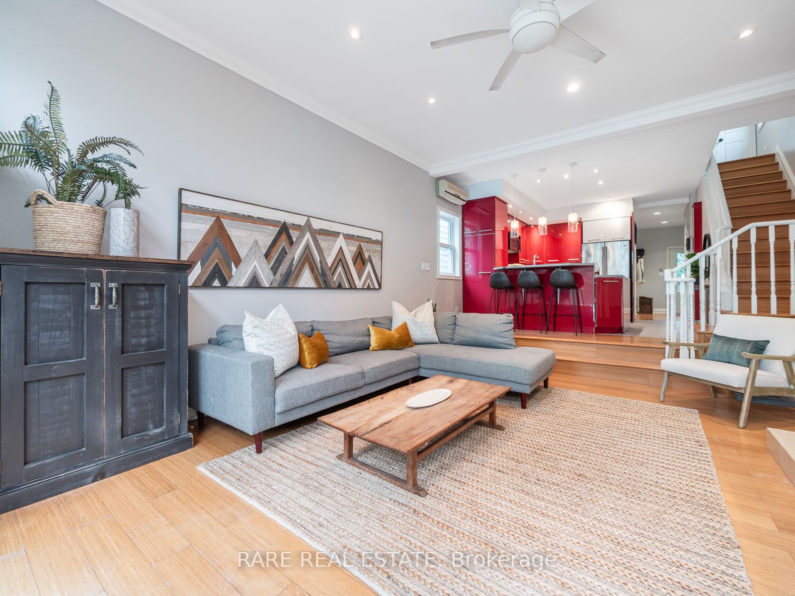 43 Hastings Ave