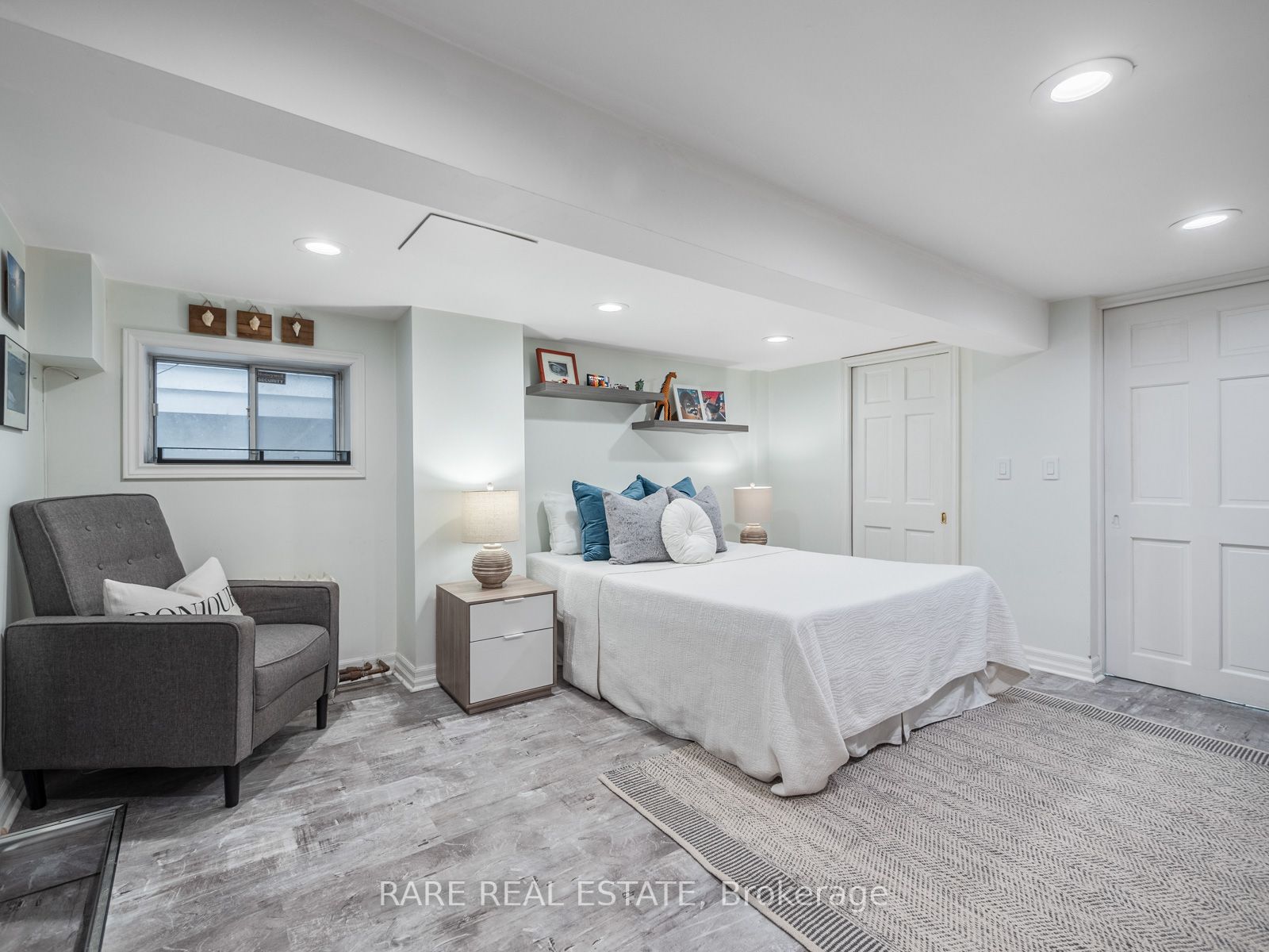 43 Hastings Ave