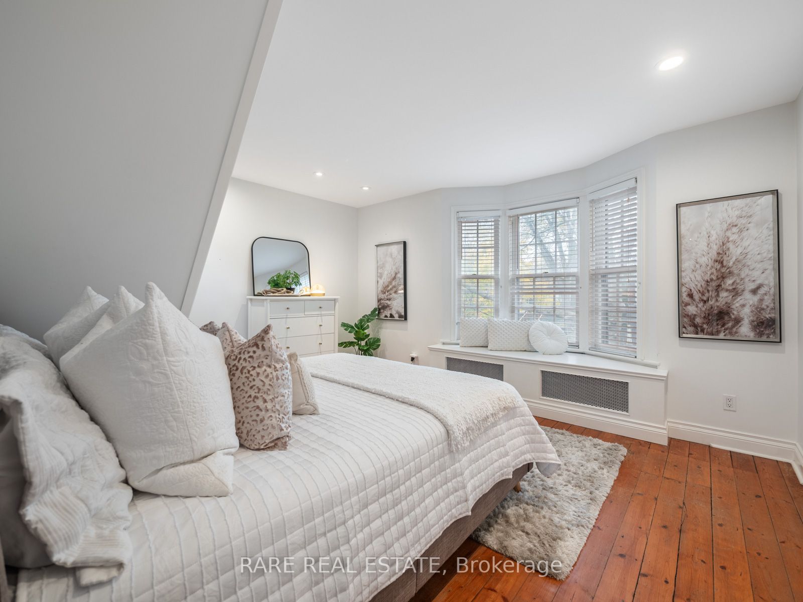 43 Hastings Ave