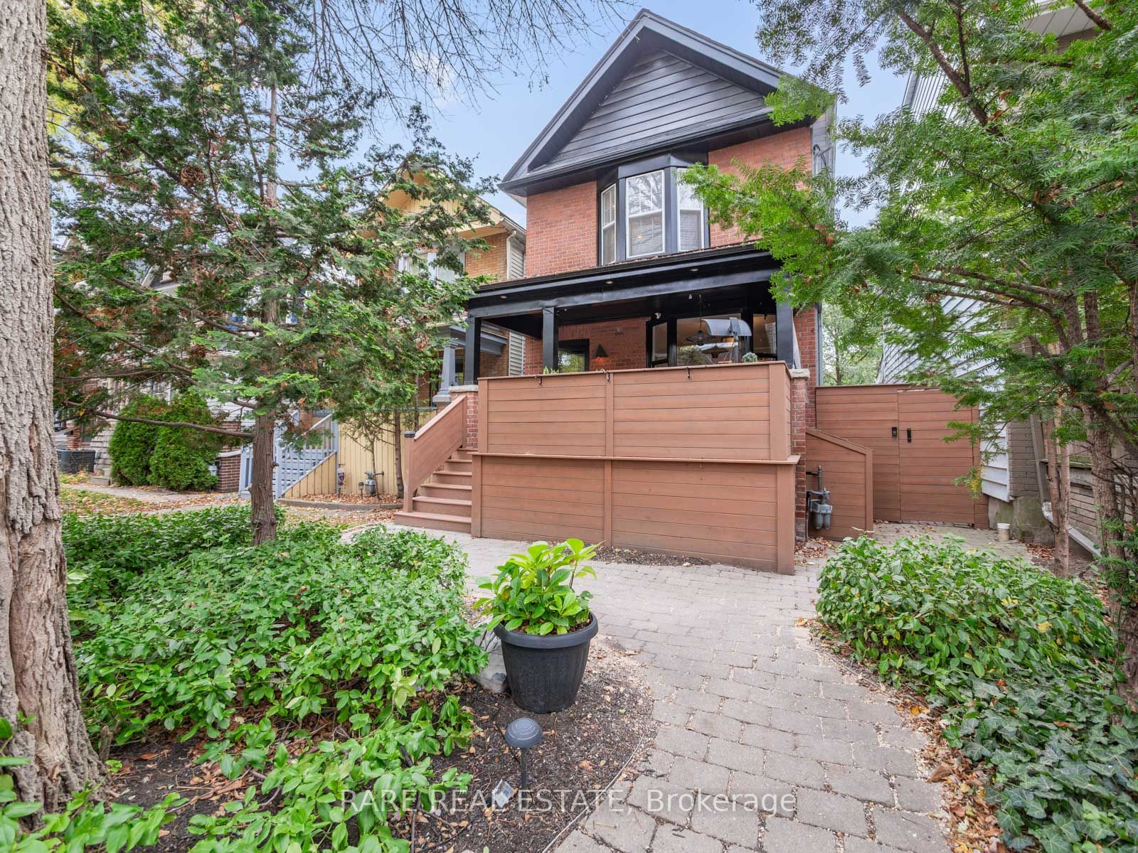 43 Hastings Ave