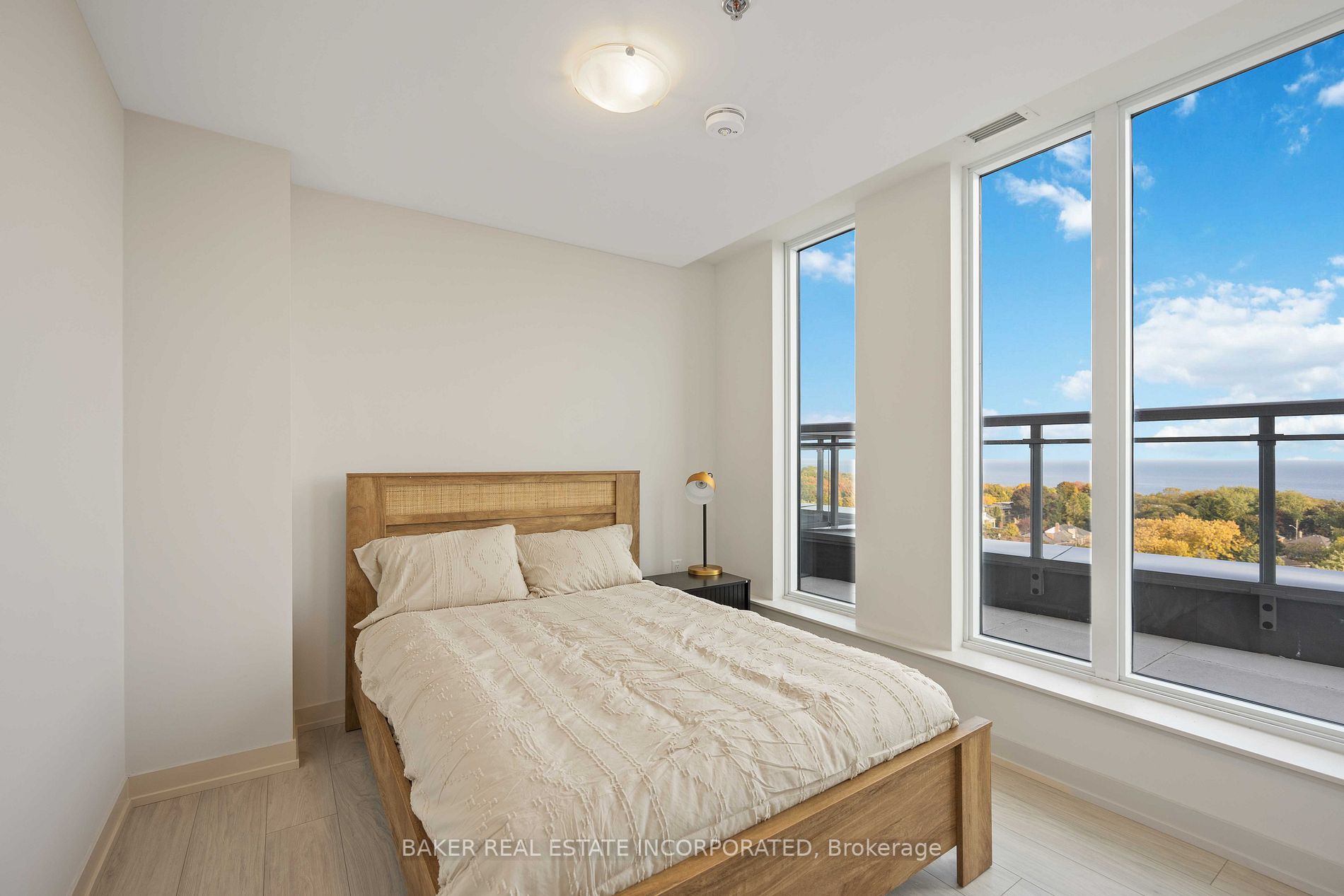 90 Glen Everest Rd, #906