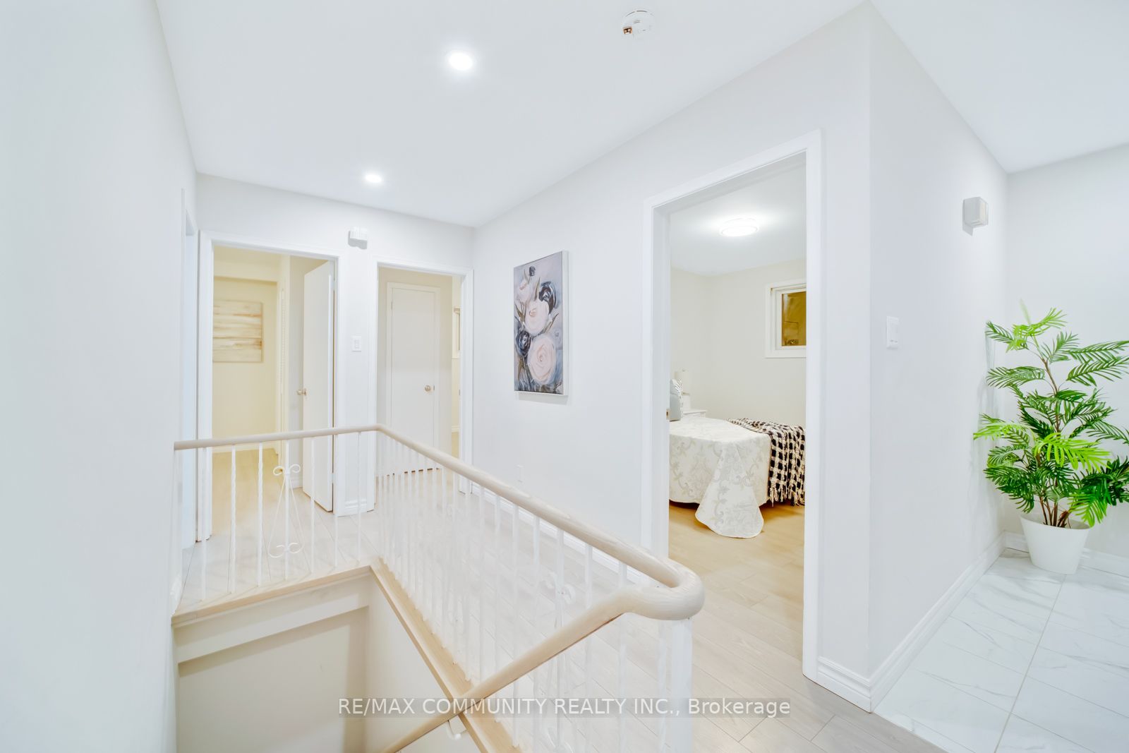 740 Meadowvale Rd