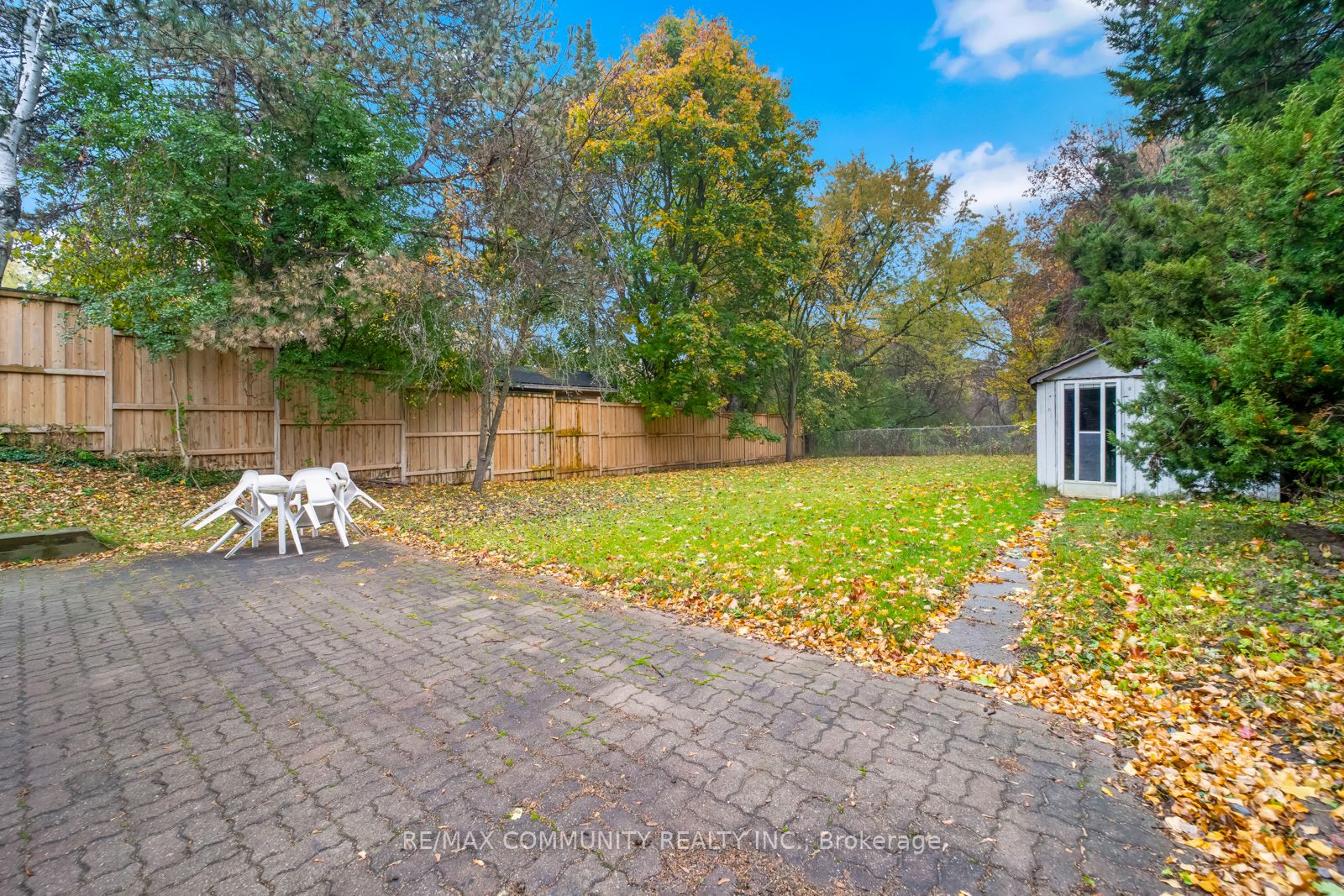 740 Meadowvale Rd