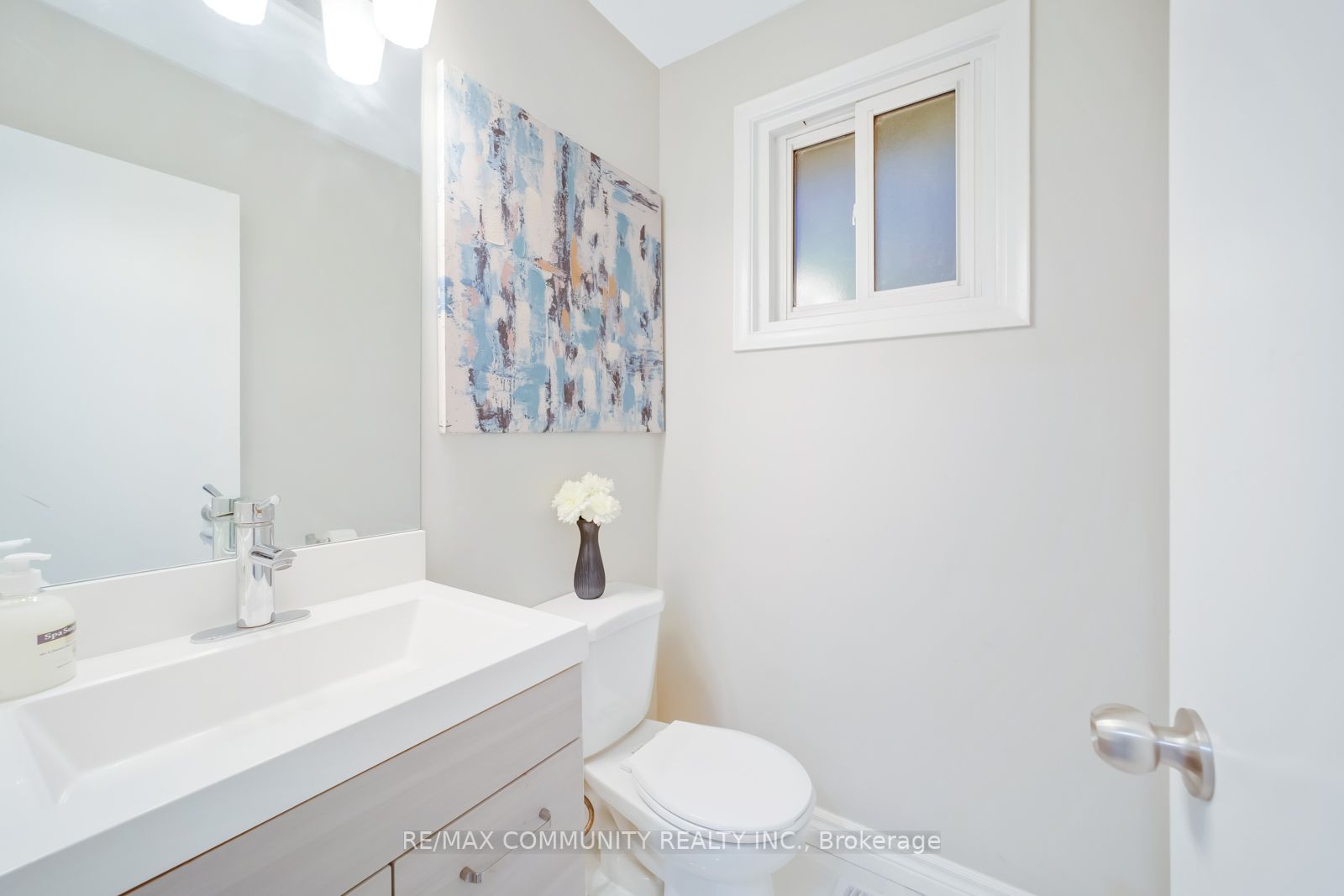 740 Meadowvale Rd