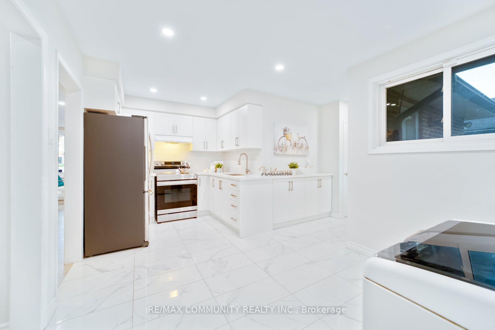 740 Meadowvale Rd