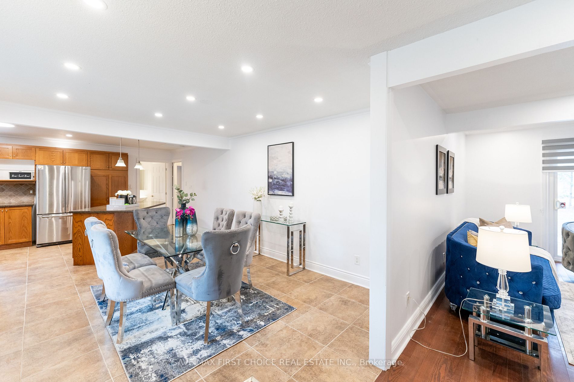 180 Columbus Rd W