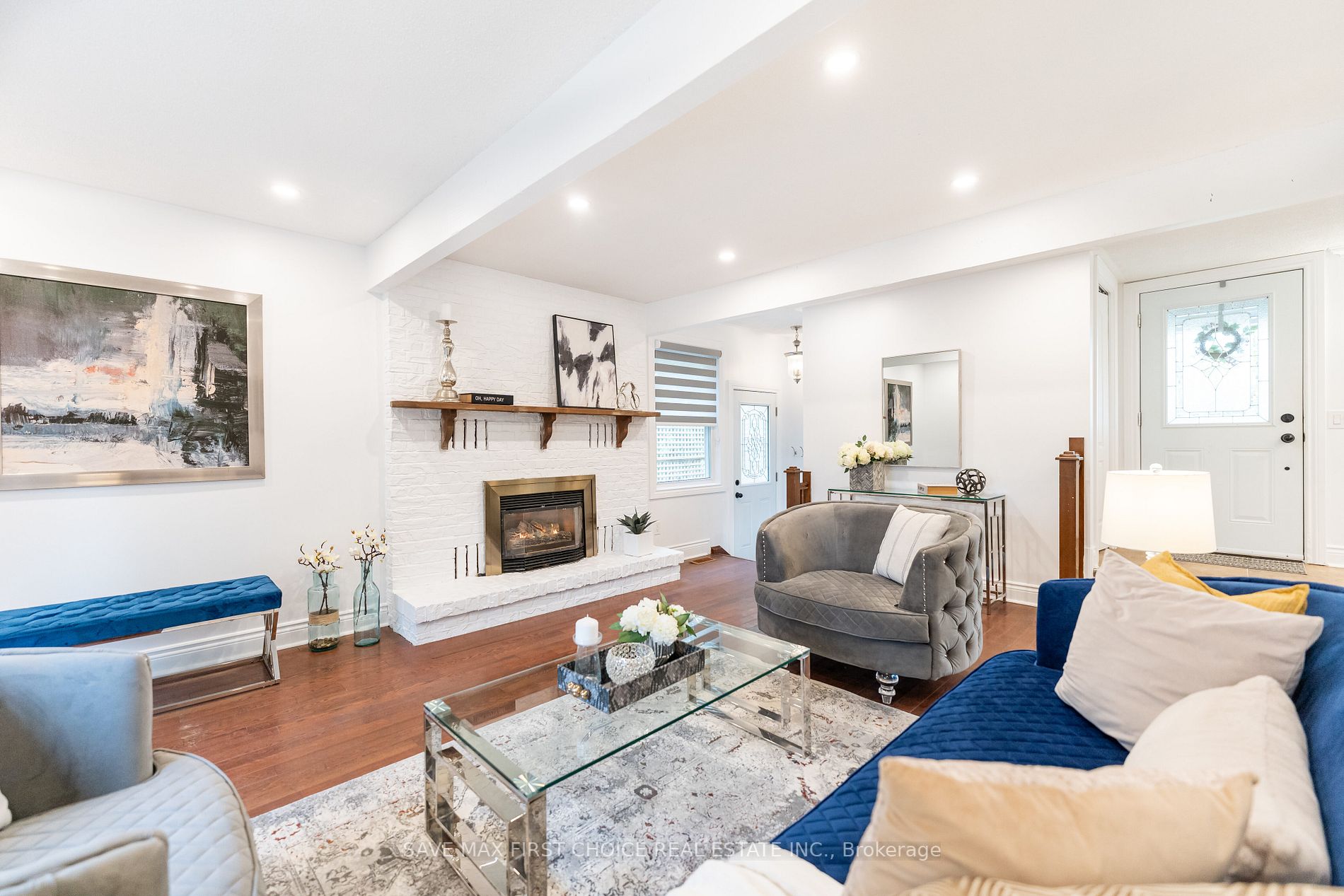 180 Columbus Rd W