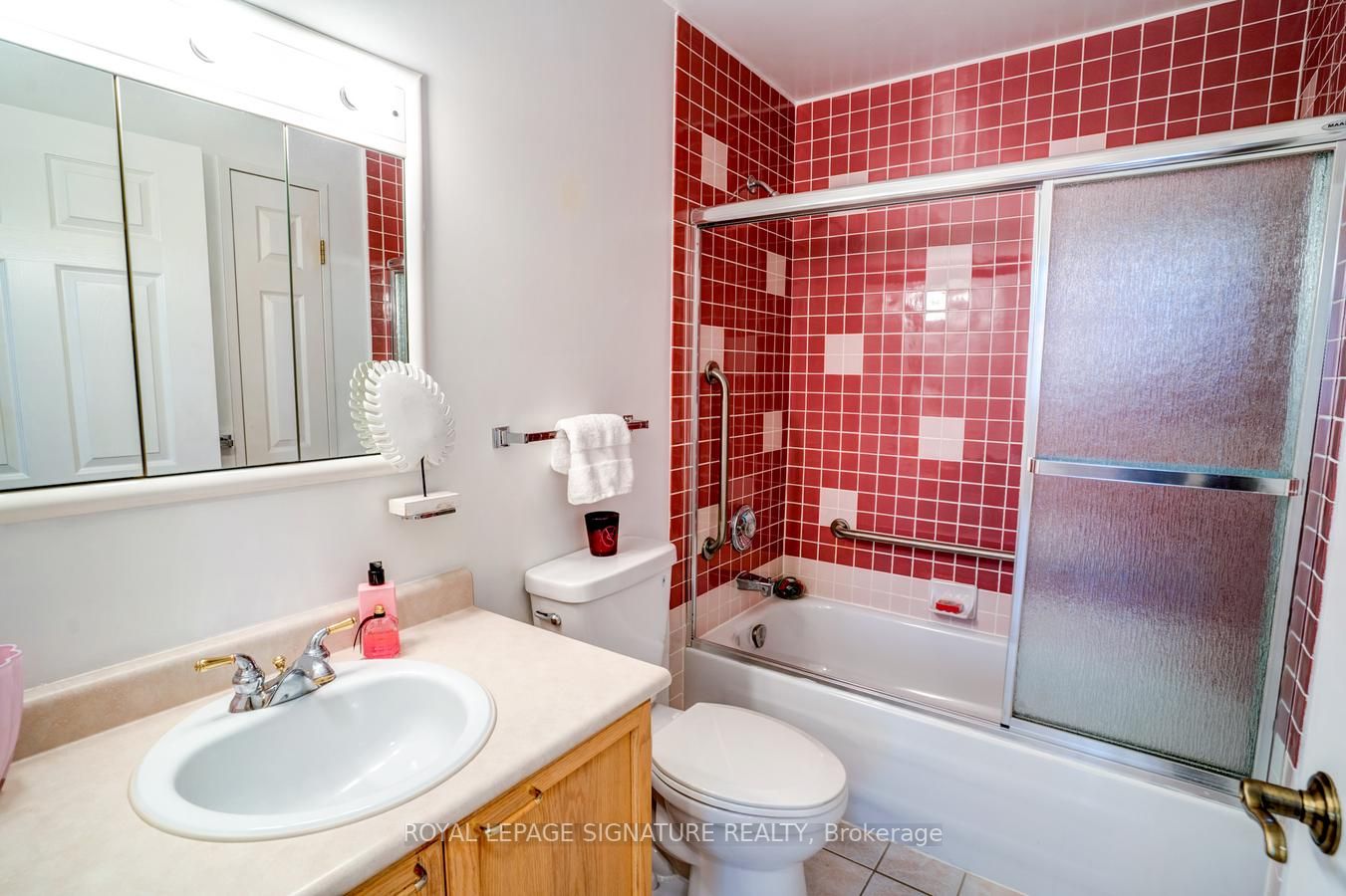 115 Bonis Ave, #115
