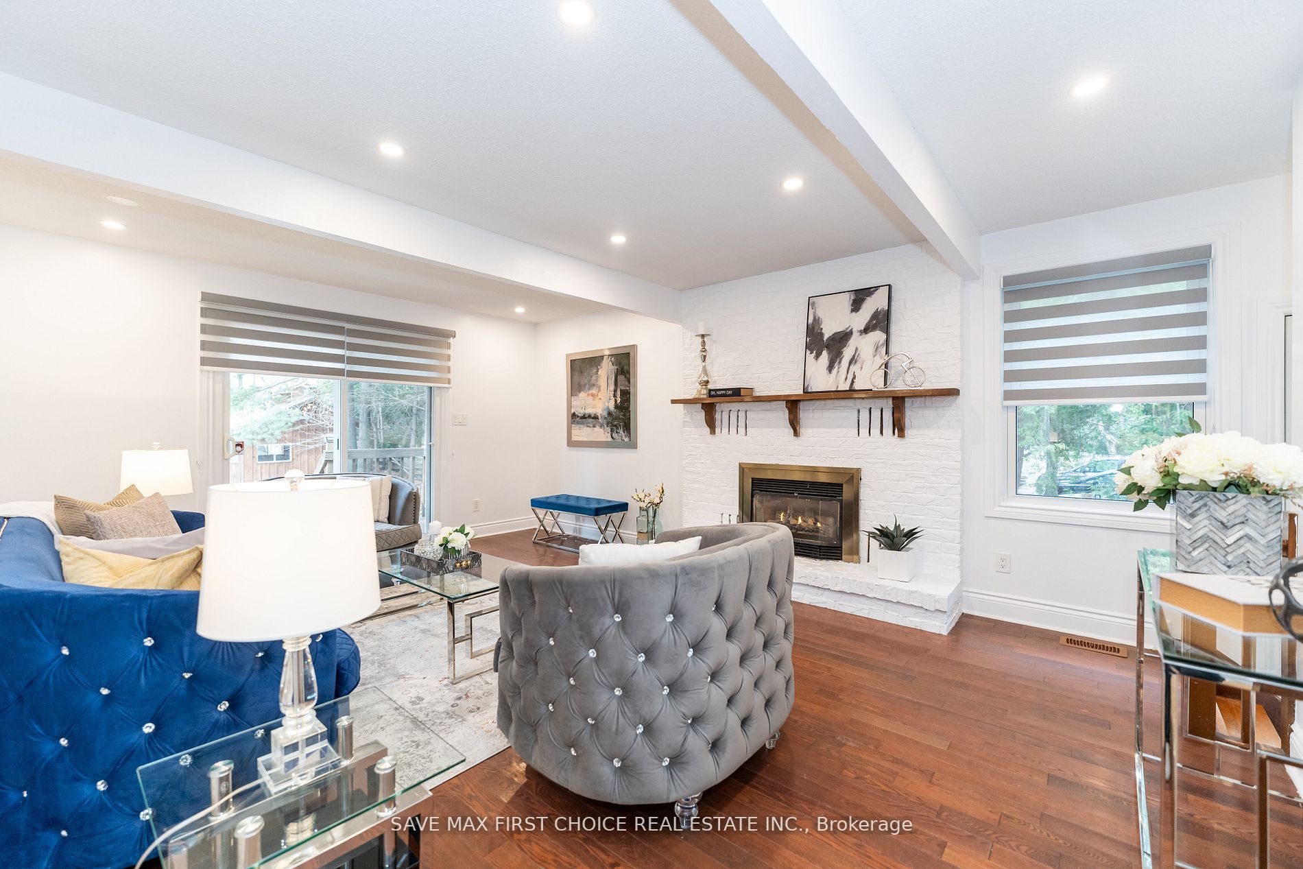 180 Columbus Rd W
