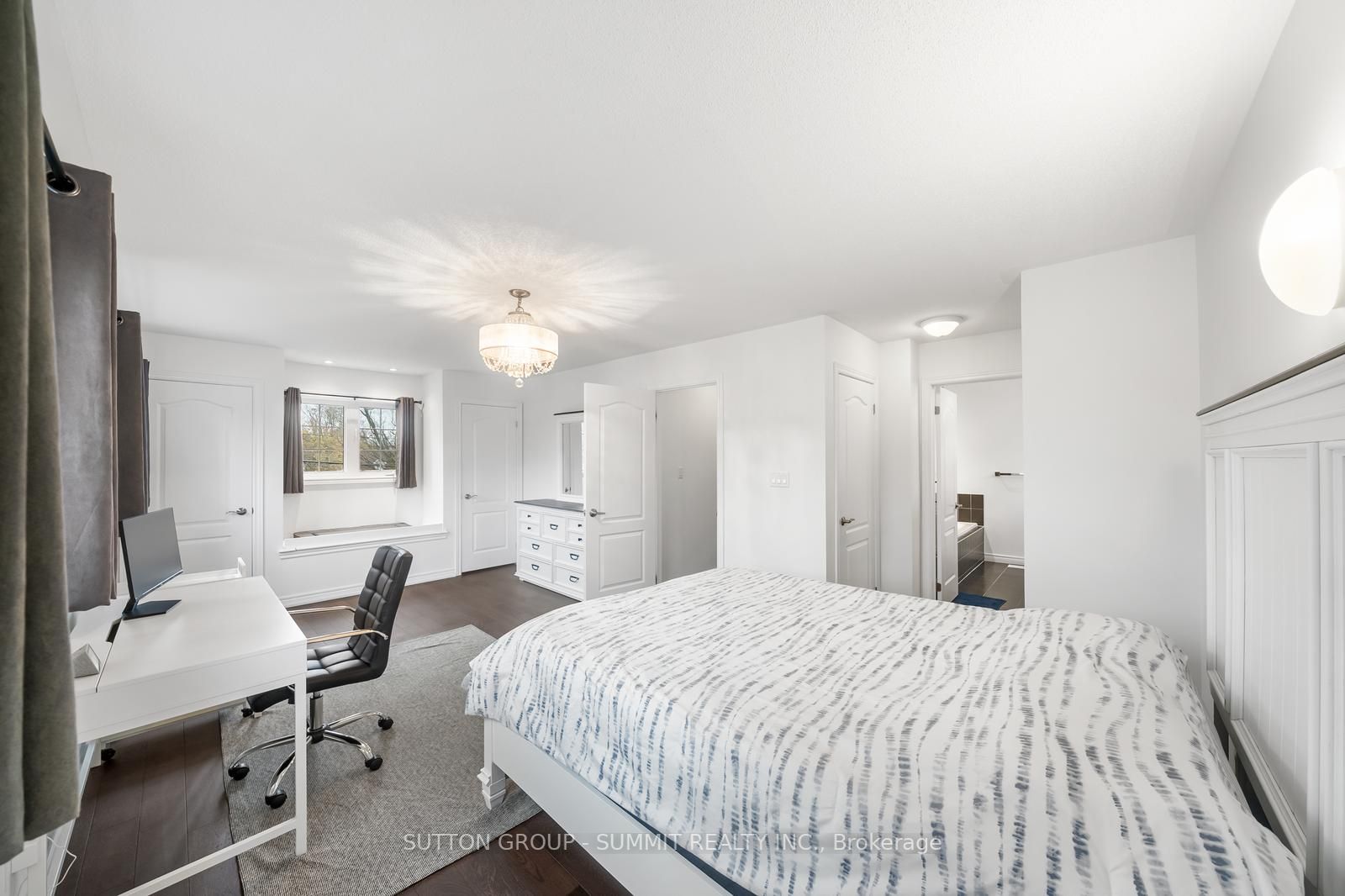2 Westmore St