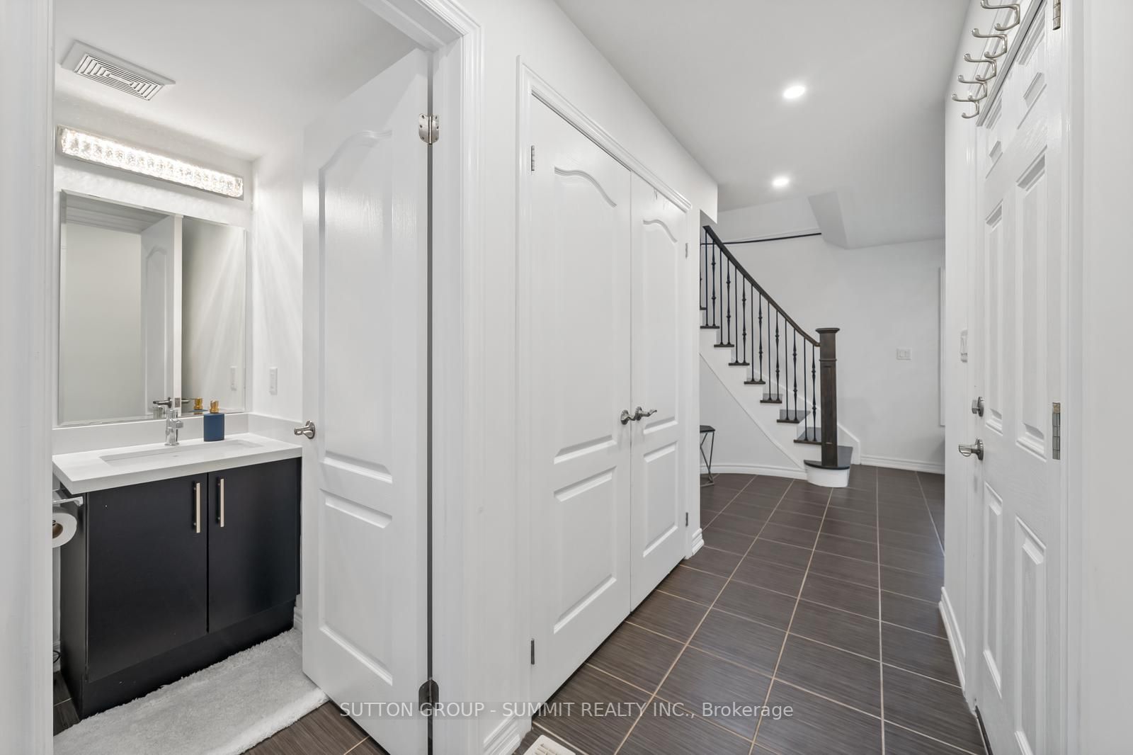 2 Westmore St