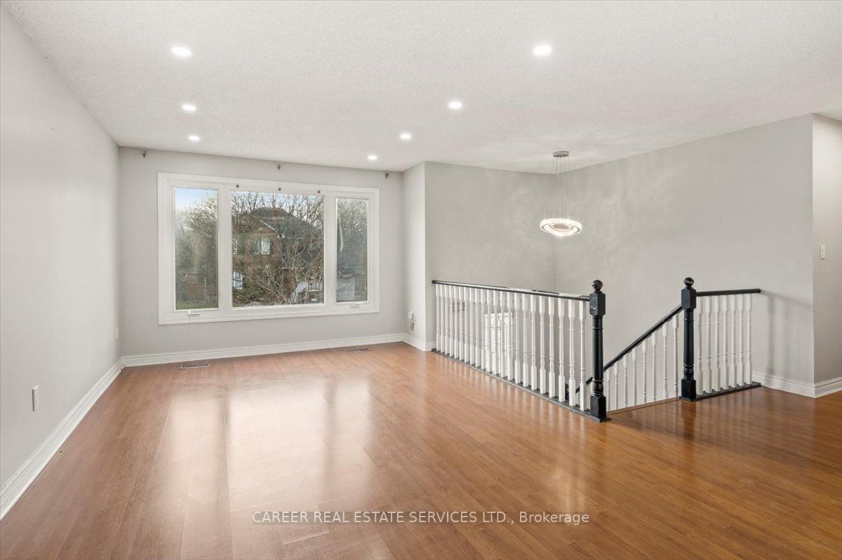 4 Orchard Park Dr