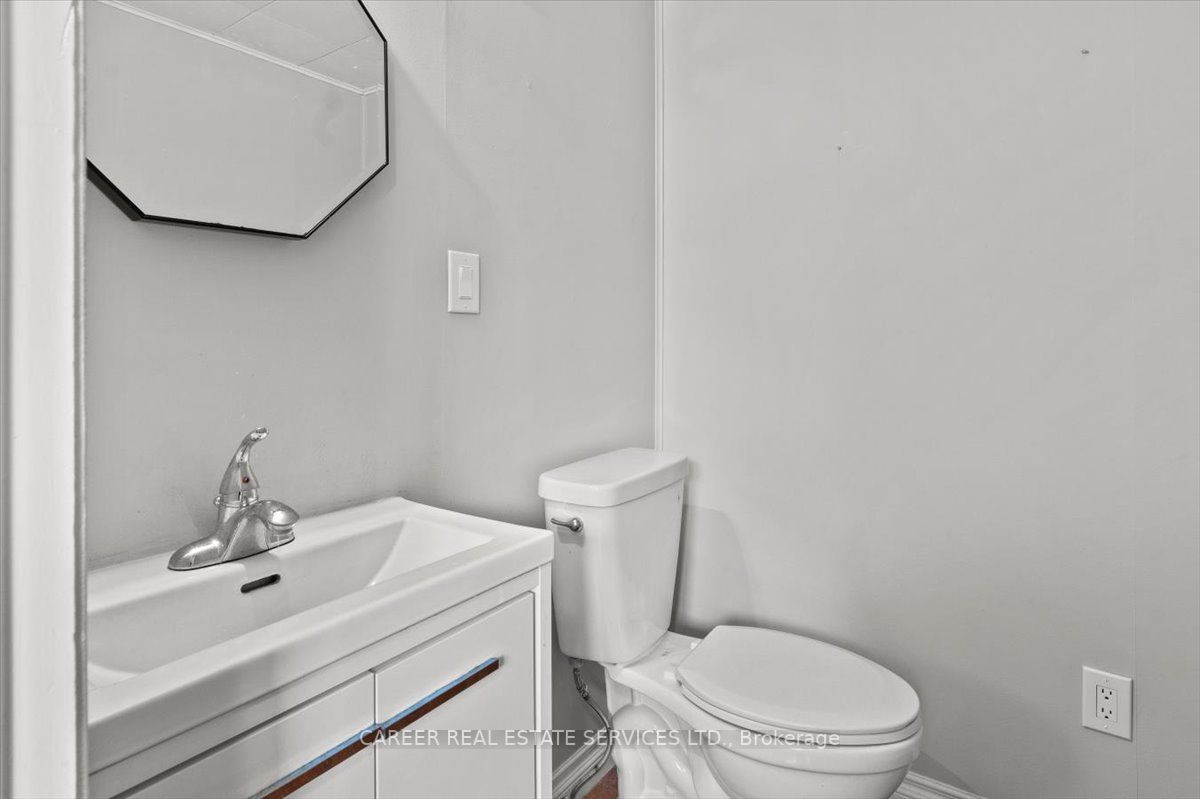4 Orchard Park Dr