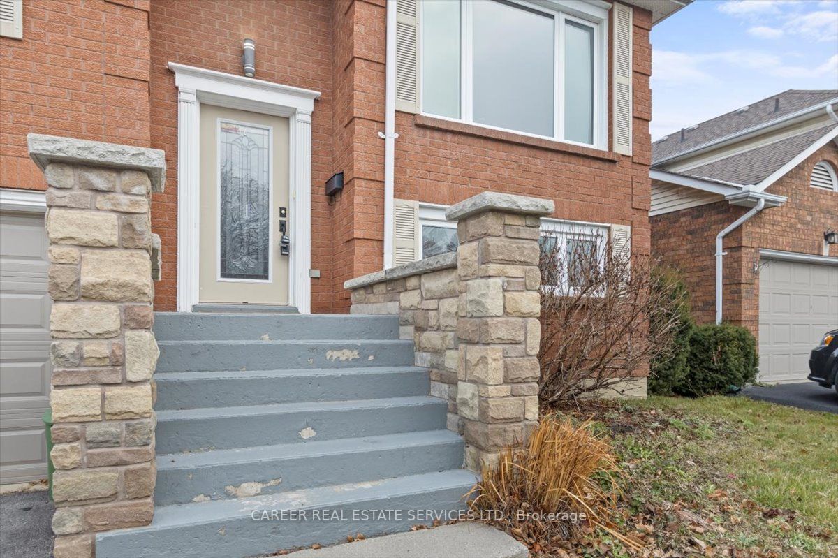 4 Orchard Park Dr