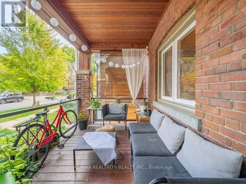 12 Lark St, #Main