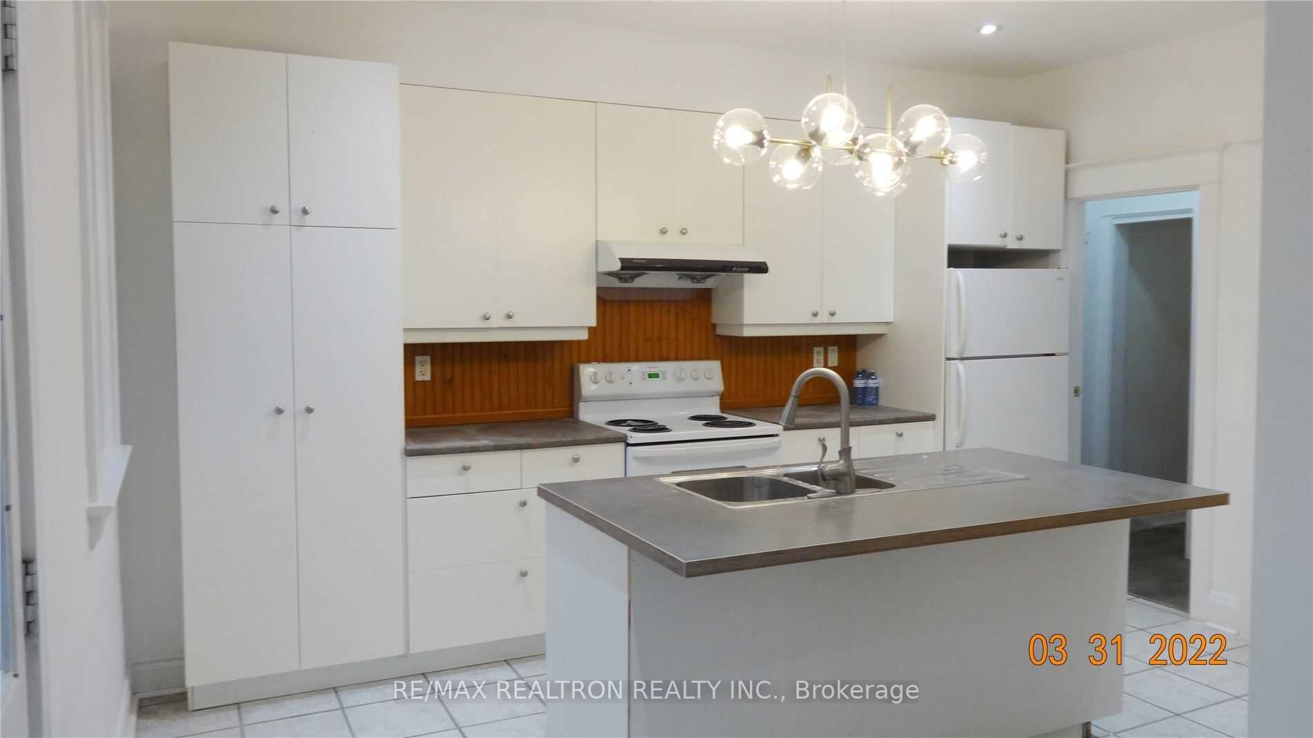 12 Lark St, #Main