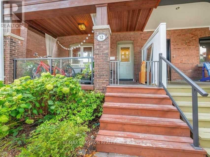12 Lark St, #Main