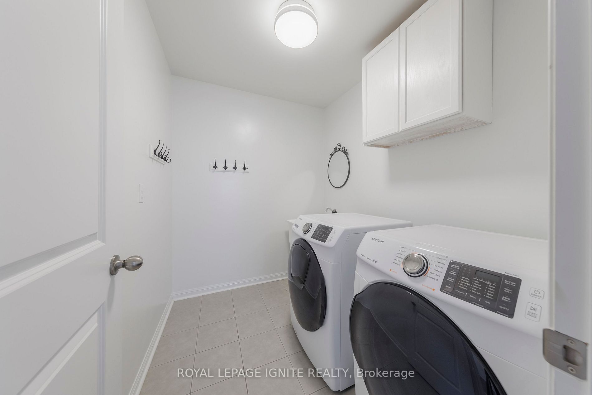 83 Northglen Blvd