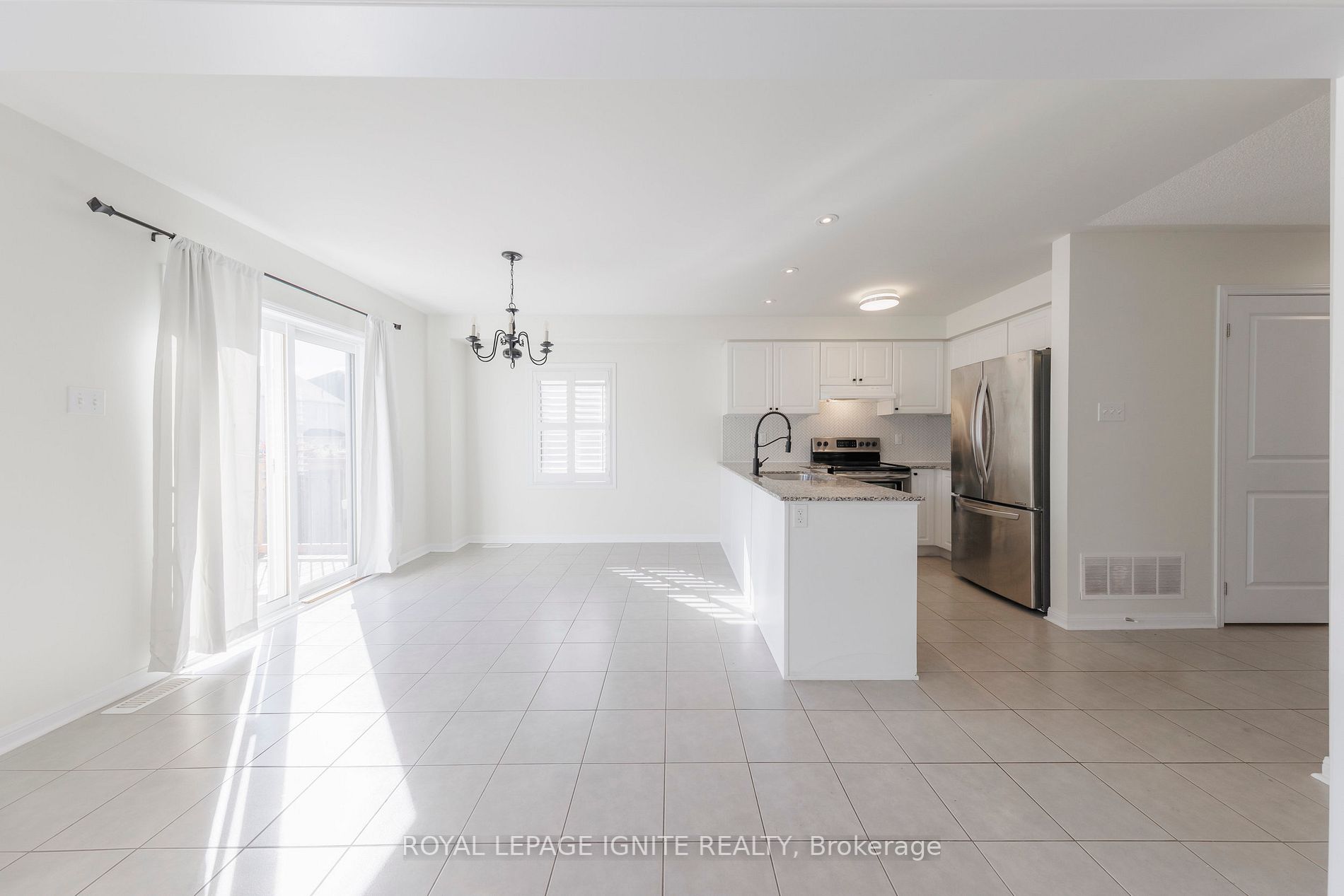 83 Northglen Blvd
