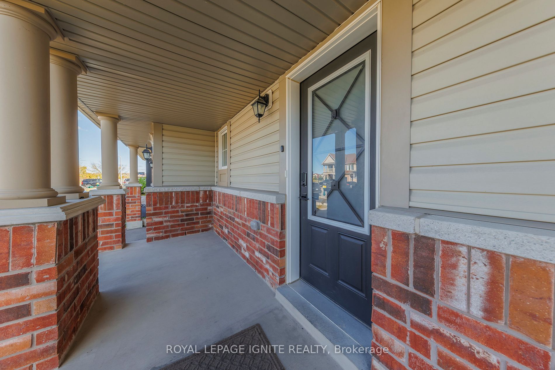 83 Northglen Blvd