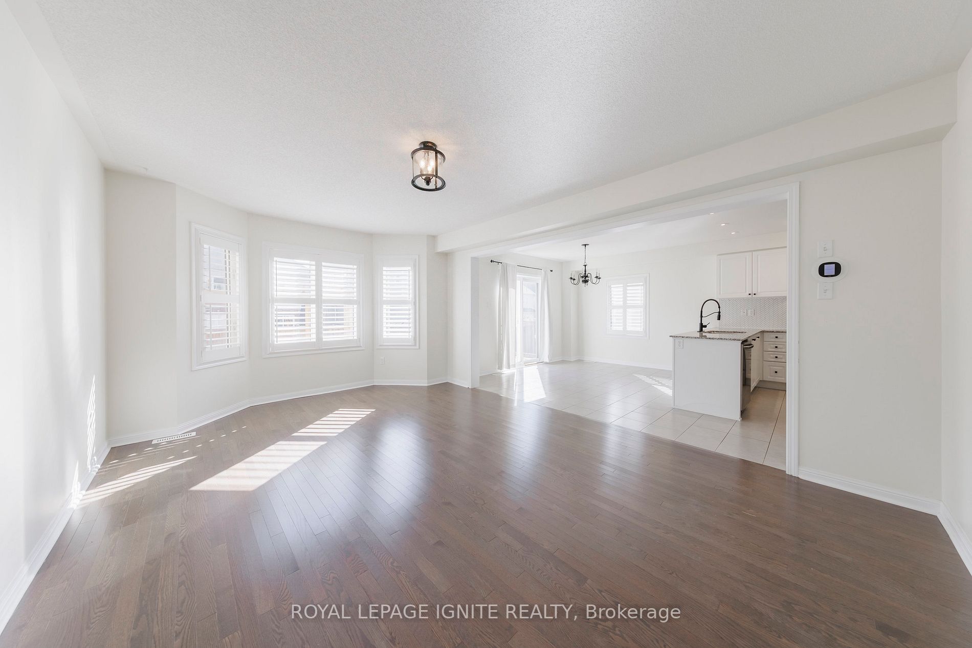 83 Northglen Blvd