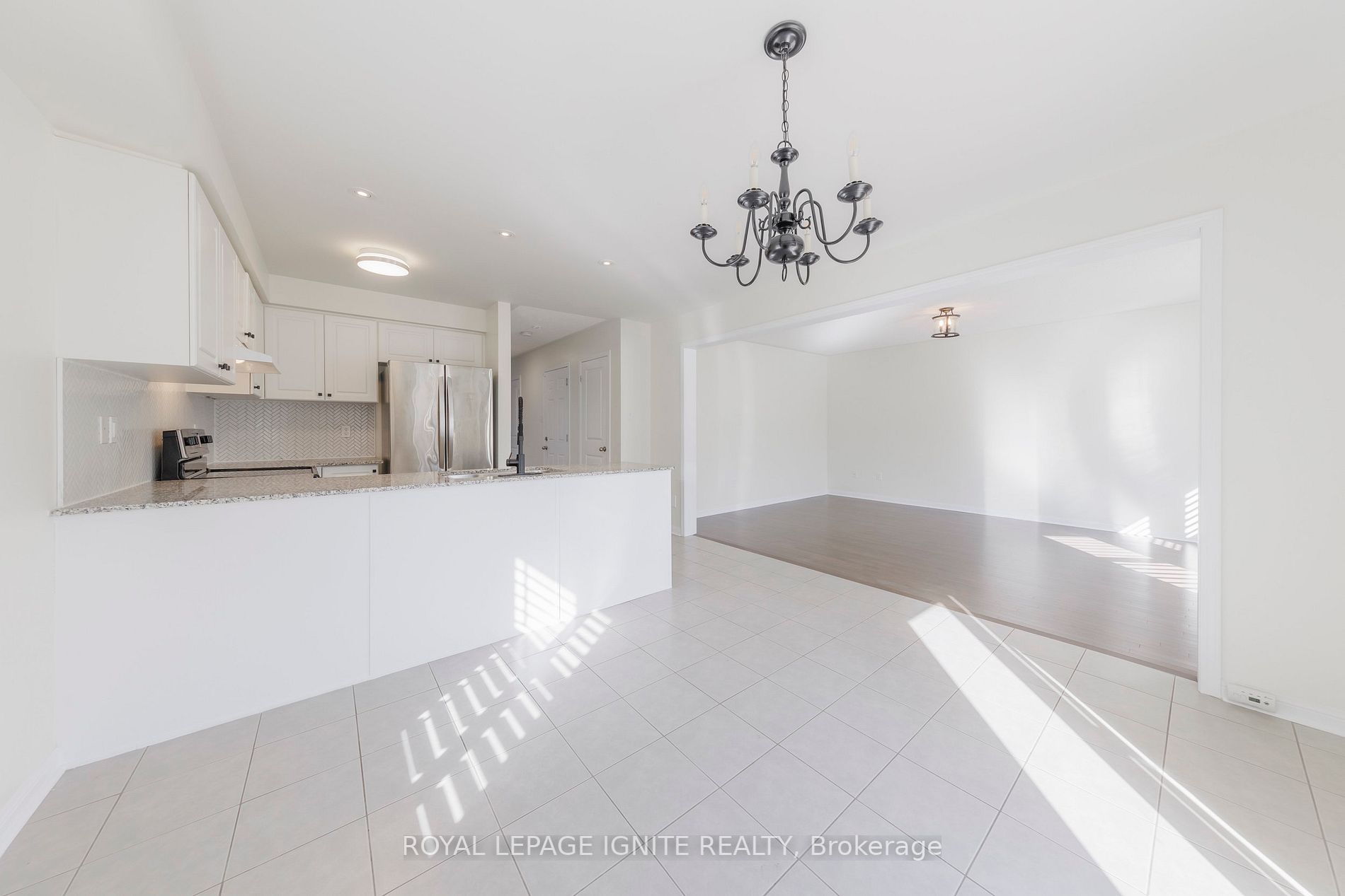 83 Northglen Blvd