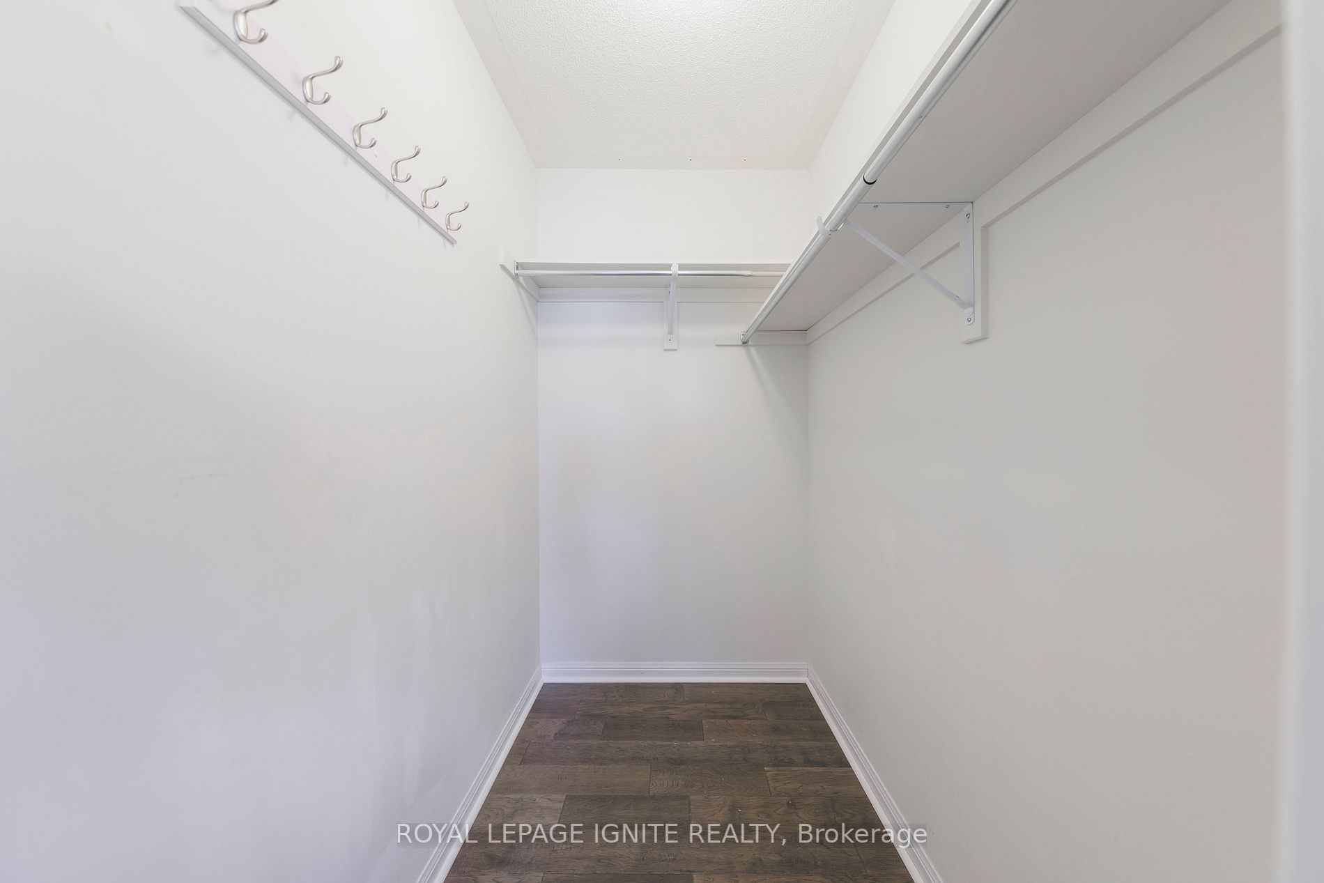 83 Northglen Blvd