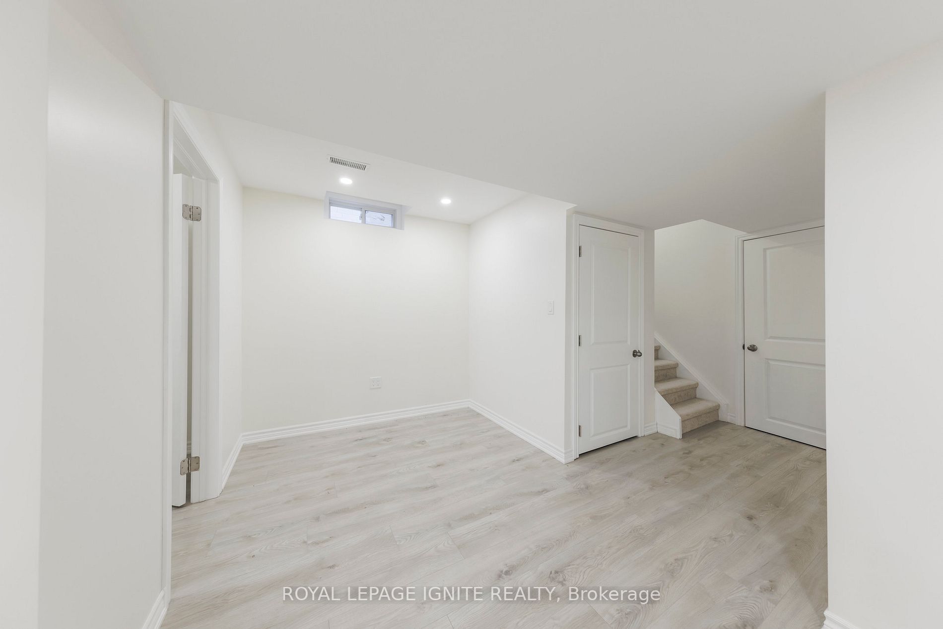 83 Northglen Blvd