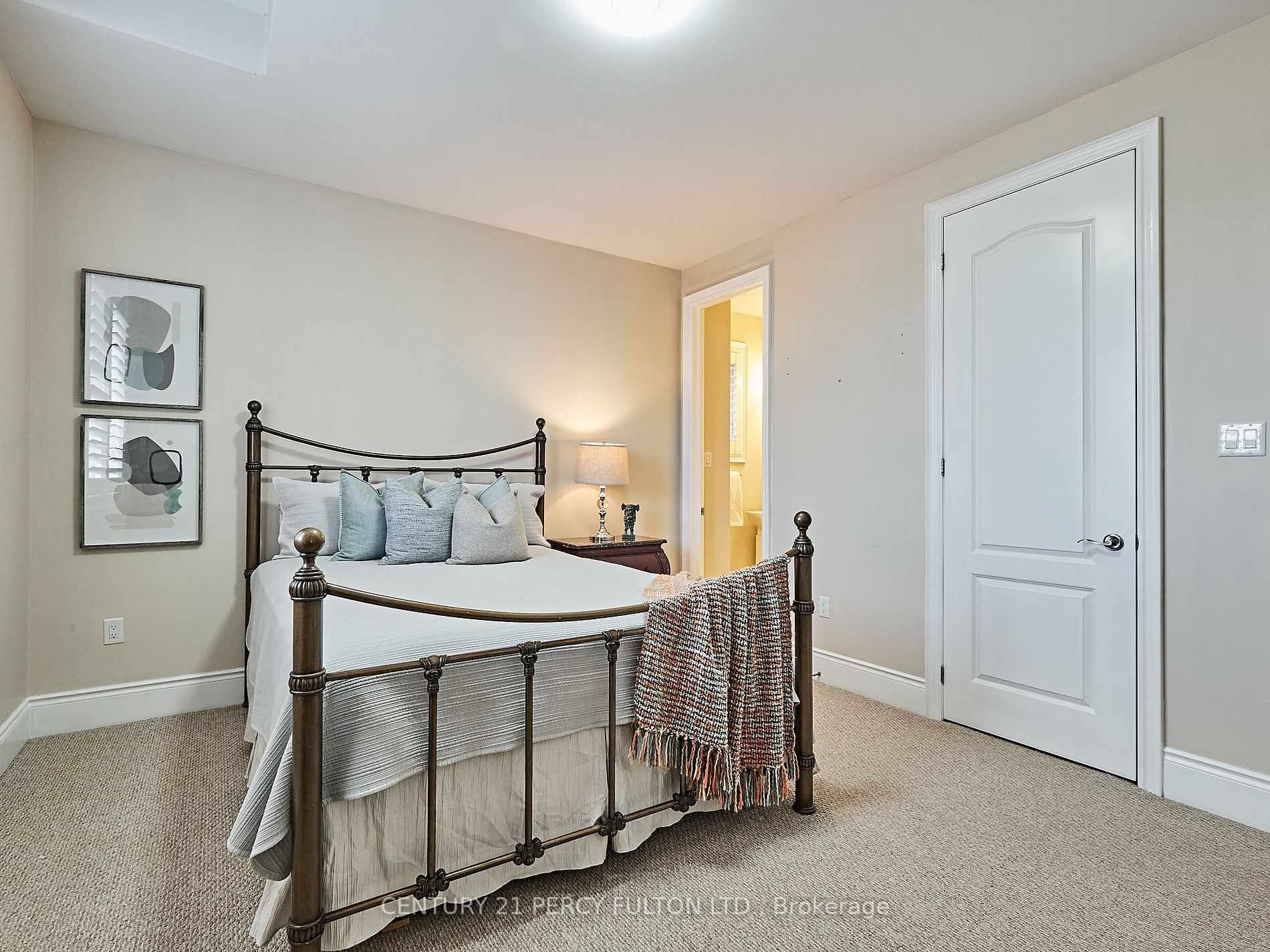 823 Wingarden Cres