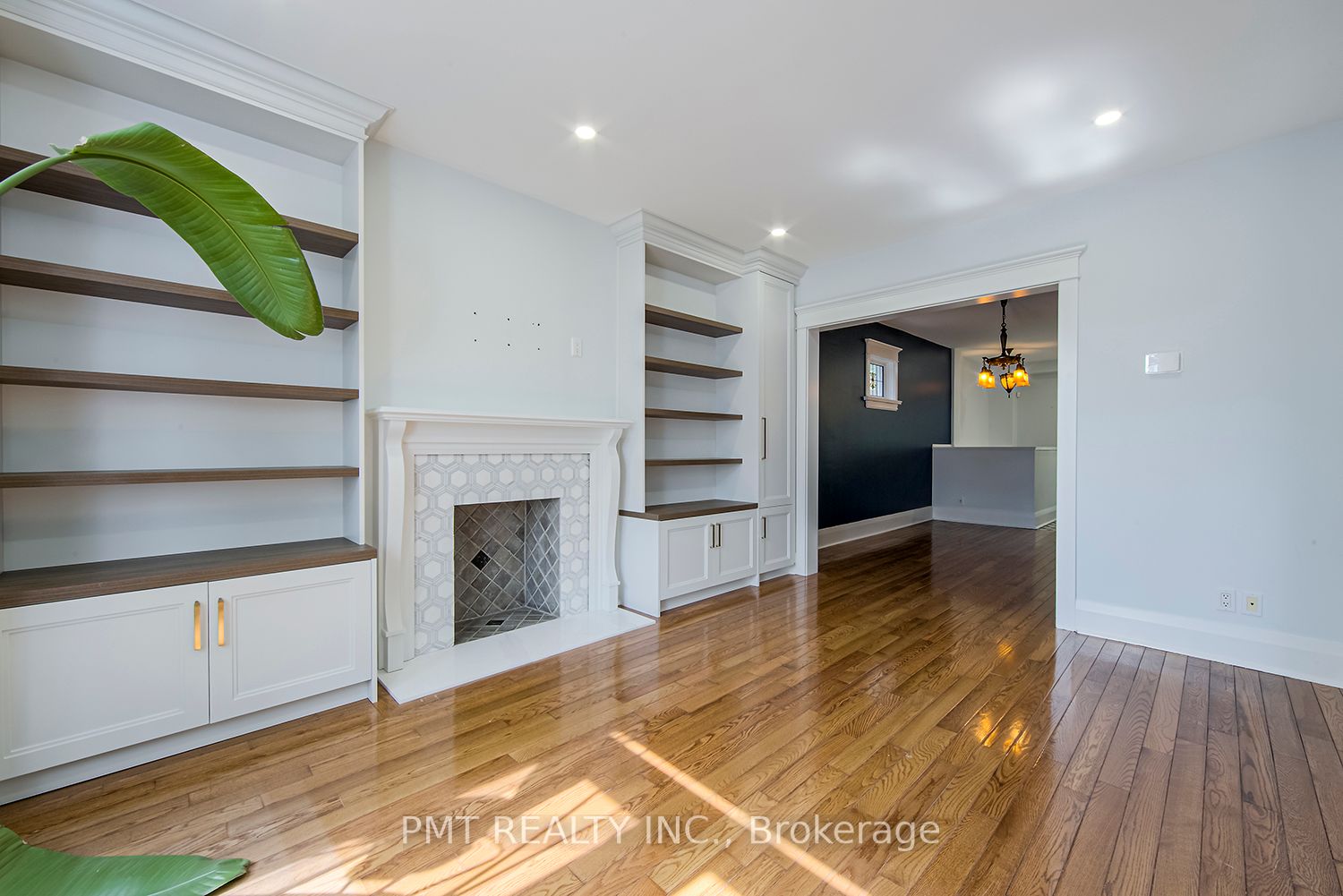 74 Millbrook Cres