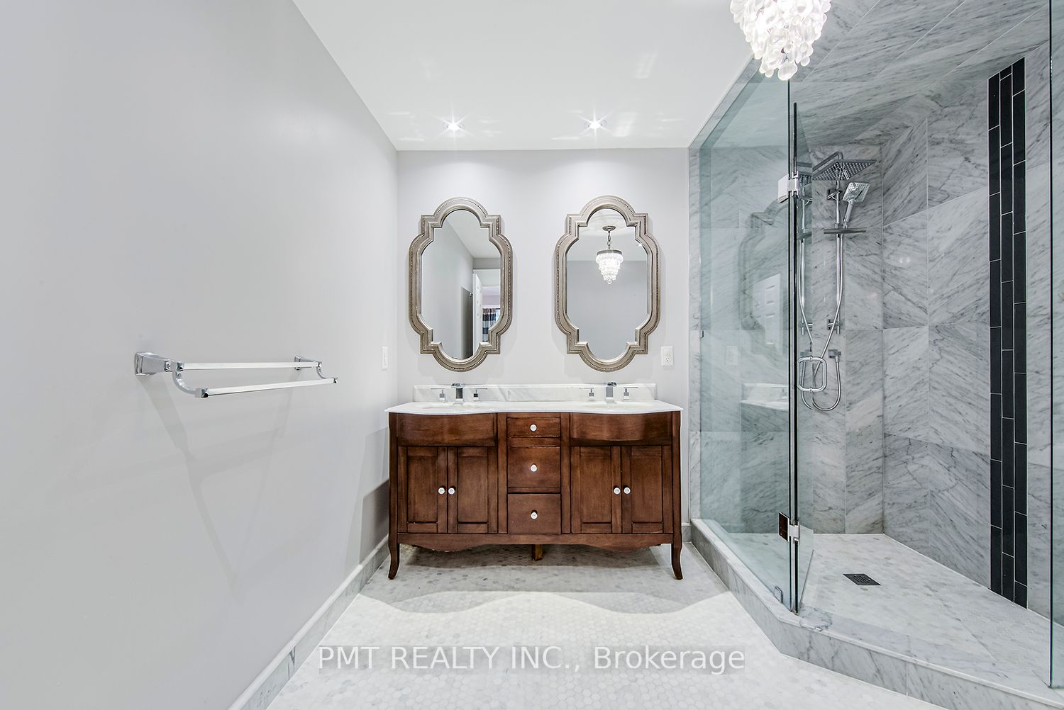 74 Millbrook Cres