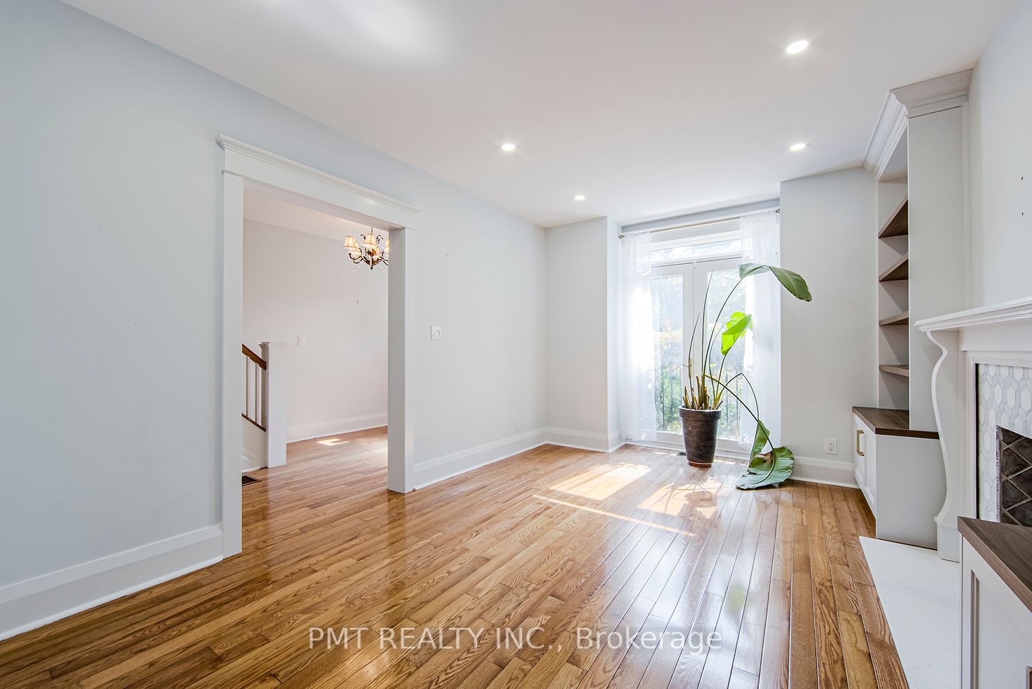 74 Millbrook Cres