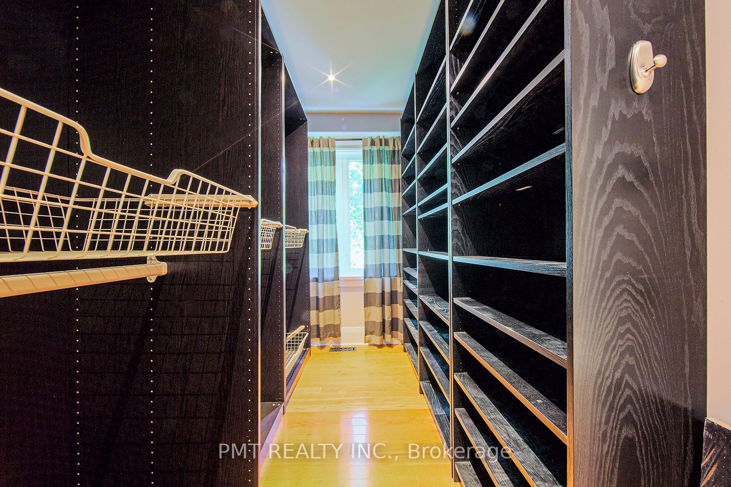 74 Millbrook Cres
